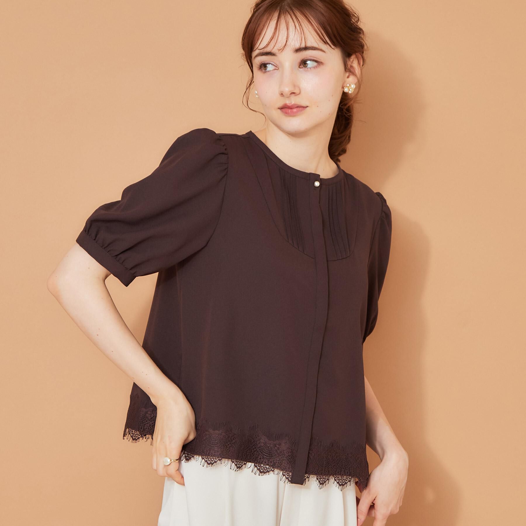 Couture broach「【洗える】ピンタック 裾レース ブラウス」|シャツ・ブラウス|ブラウン(043)