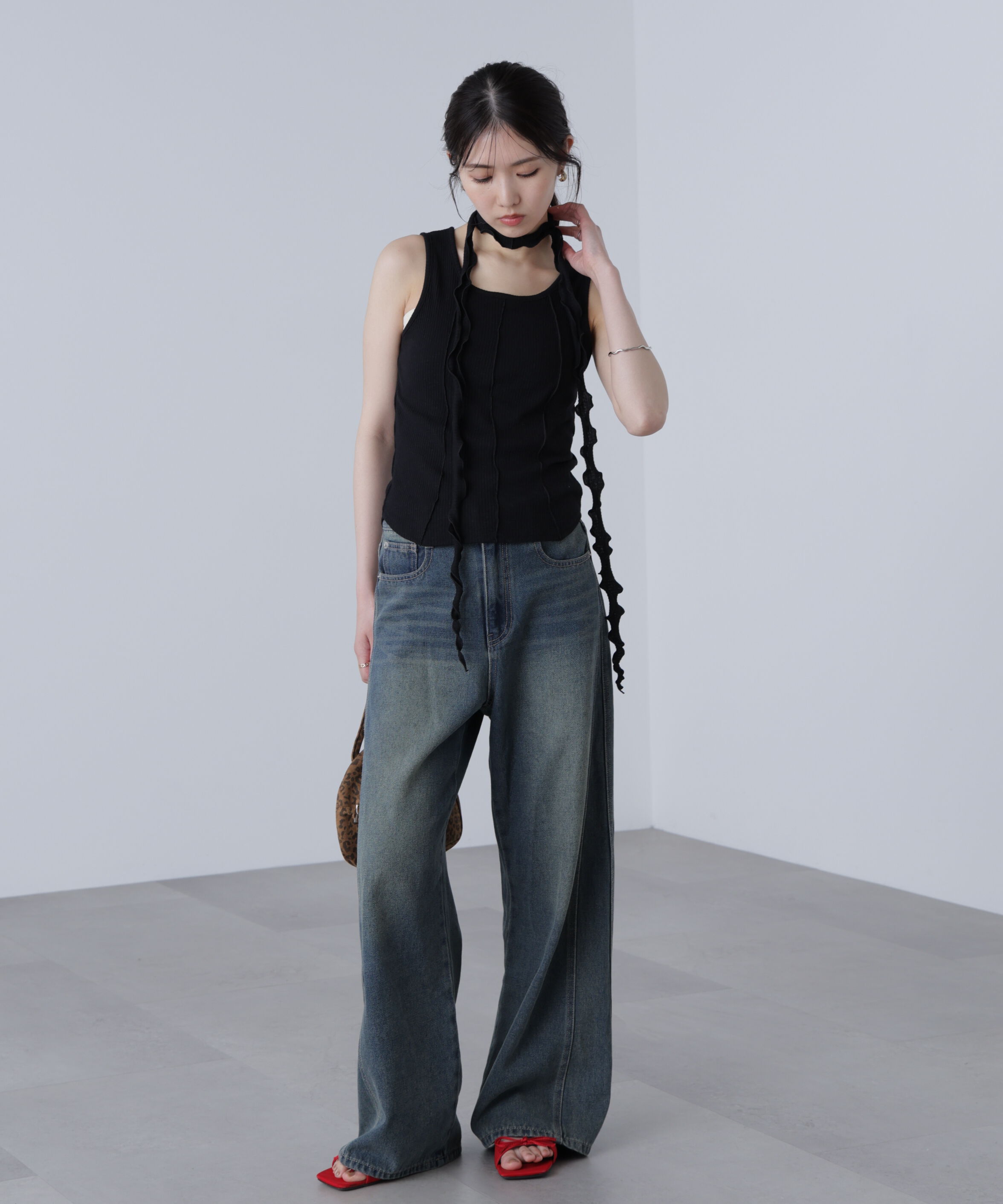  「チョーカー付きフリルディテールタンクトップ」|シャツ・ブラウス|
