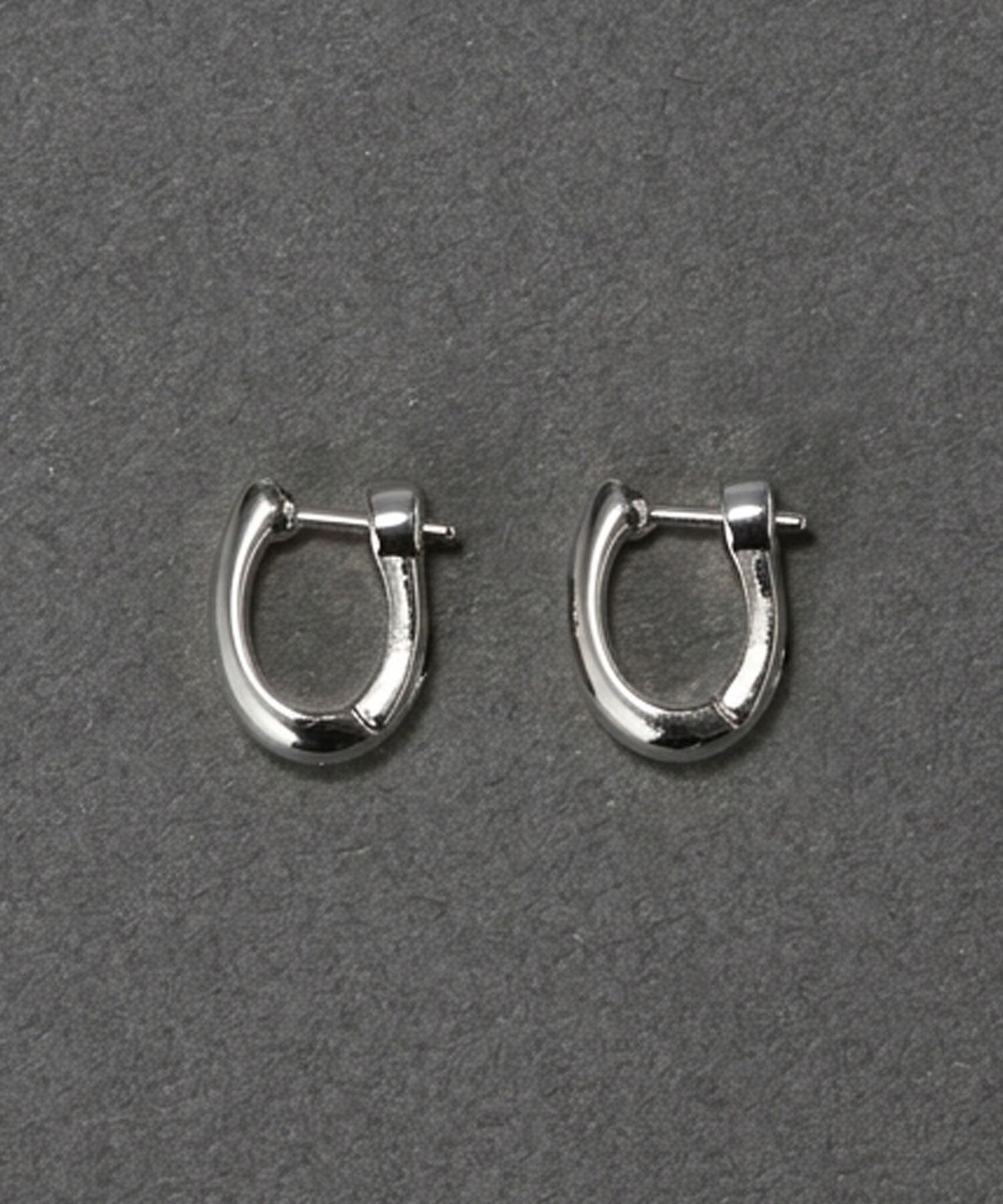Phoebe「【金属アレルギー対応】スキニードロップフープワンタッチピアス　シルバー/ニッケルフリー」|ピアス|