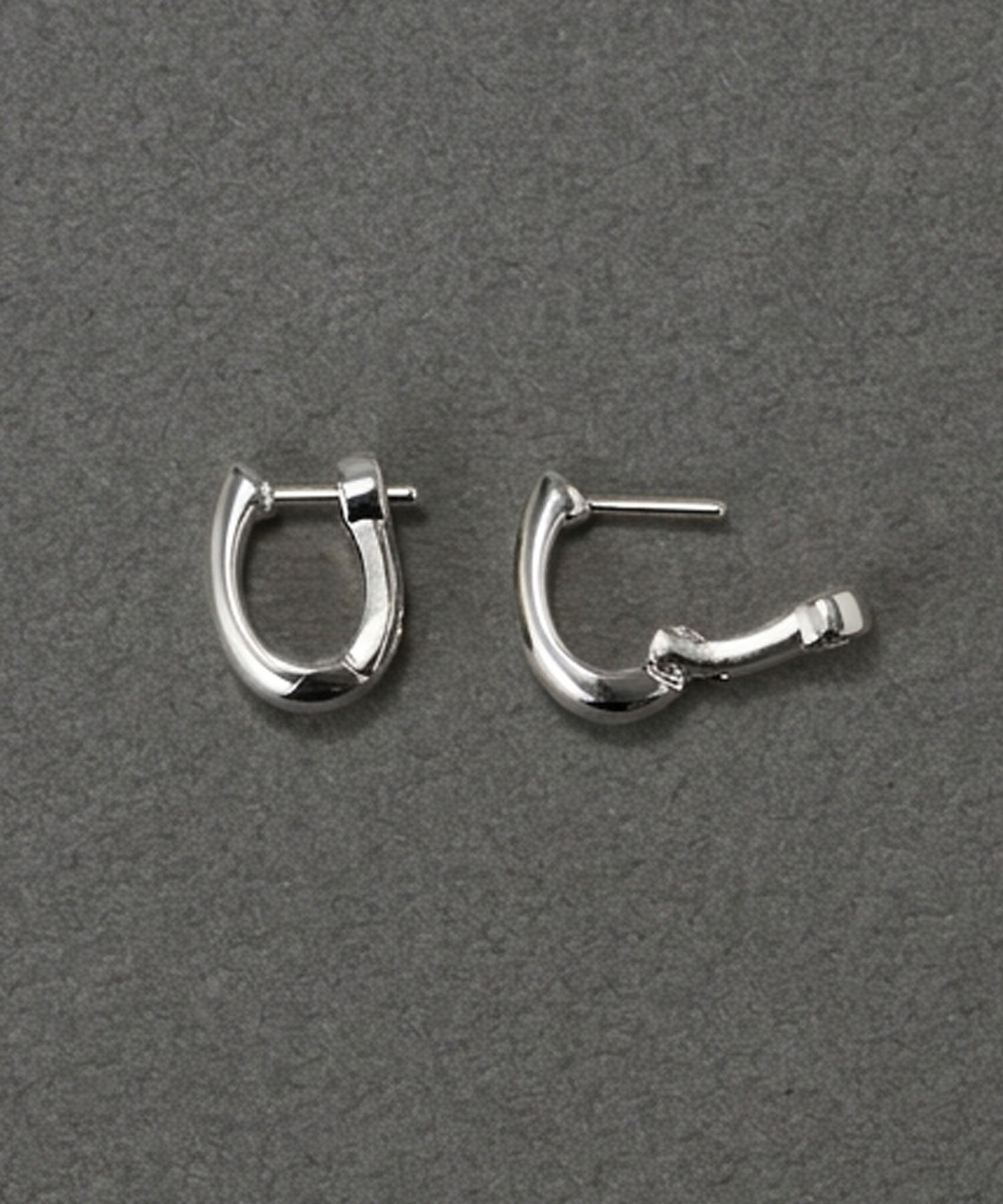 Phoebe「【金属アレルギー対応】スキニードロップフープワンタッチピアス　シルバー/ニッケルフリー」|ピアス|