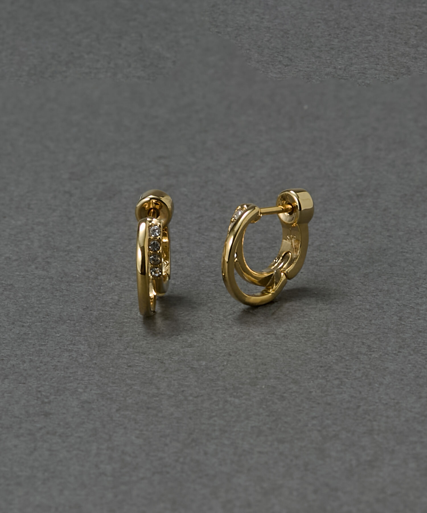 Phoebe「【金属アレルギー対応】ポイントビジューワンタッチピアス　ゴールド/ニッケルフリー」|ピアス|
