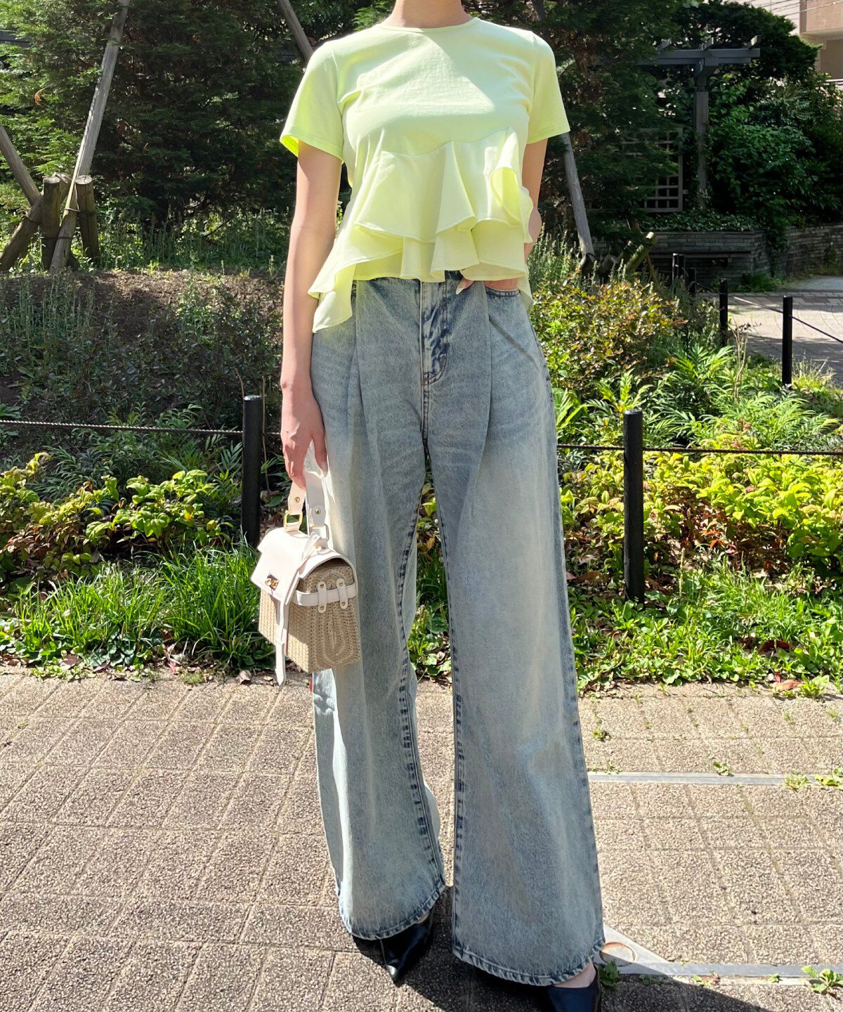 アンドクチュール「タックワイドデニムパンツ」|デニム|