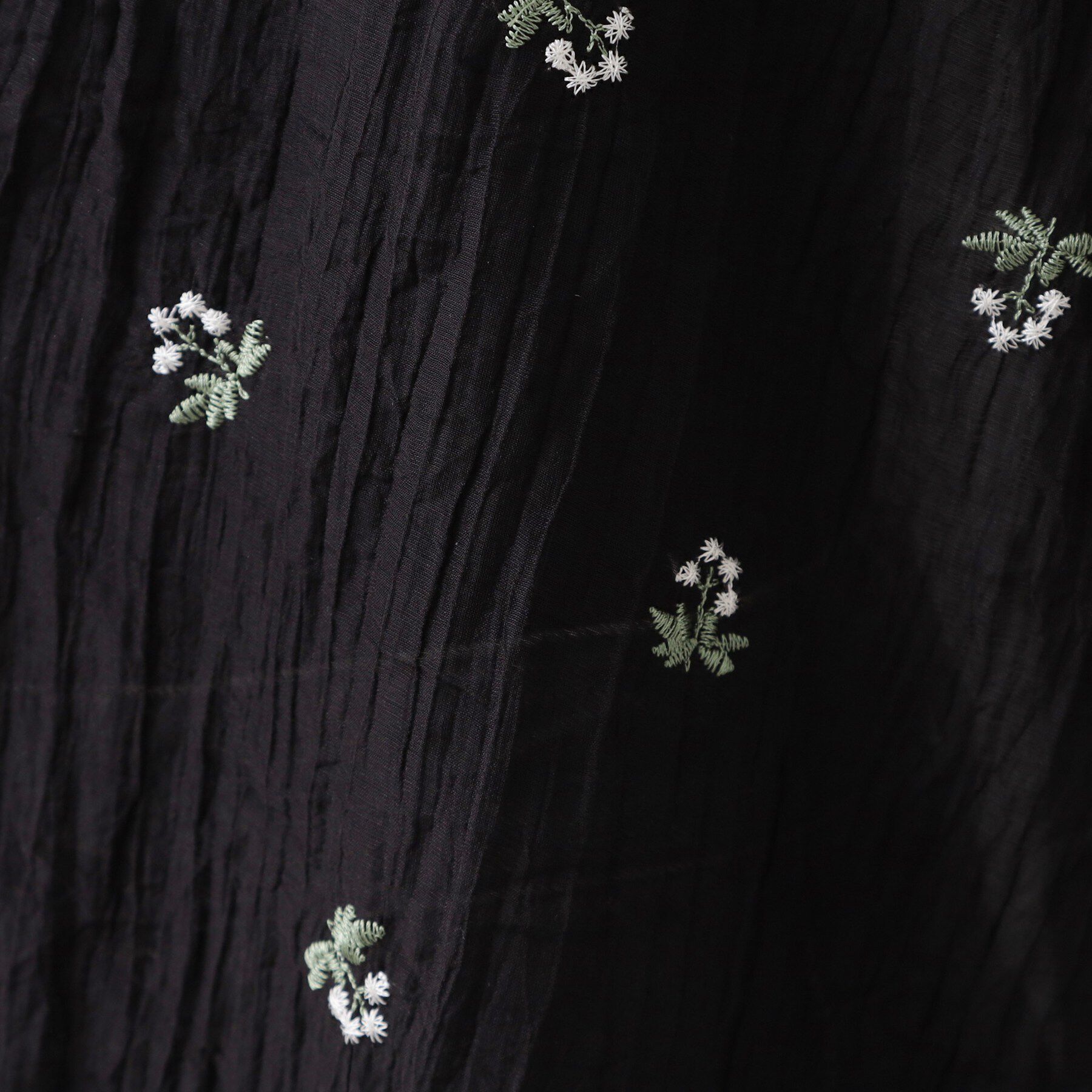 THE SHOP TK「華やぎを添える 花柄刺繍ブラウス」|シャツ・ブラウス|