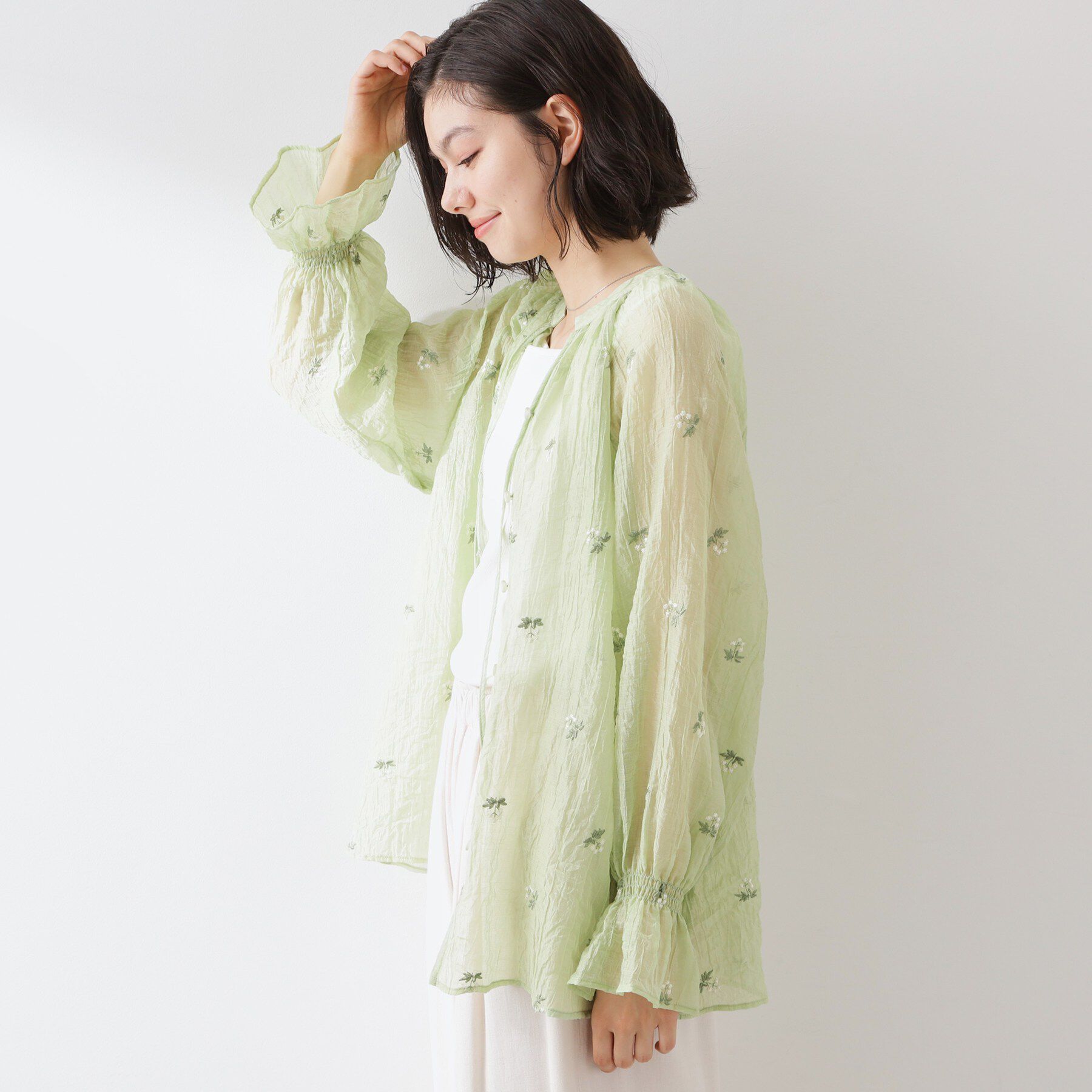 THE SHOP TK「華やぎを添える 花柄刺繍ブラウス」|シャツ・ブラウス|