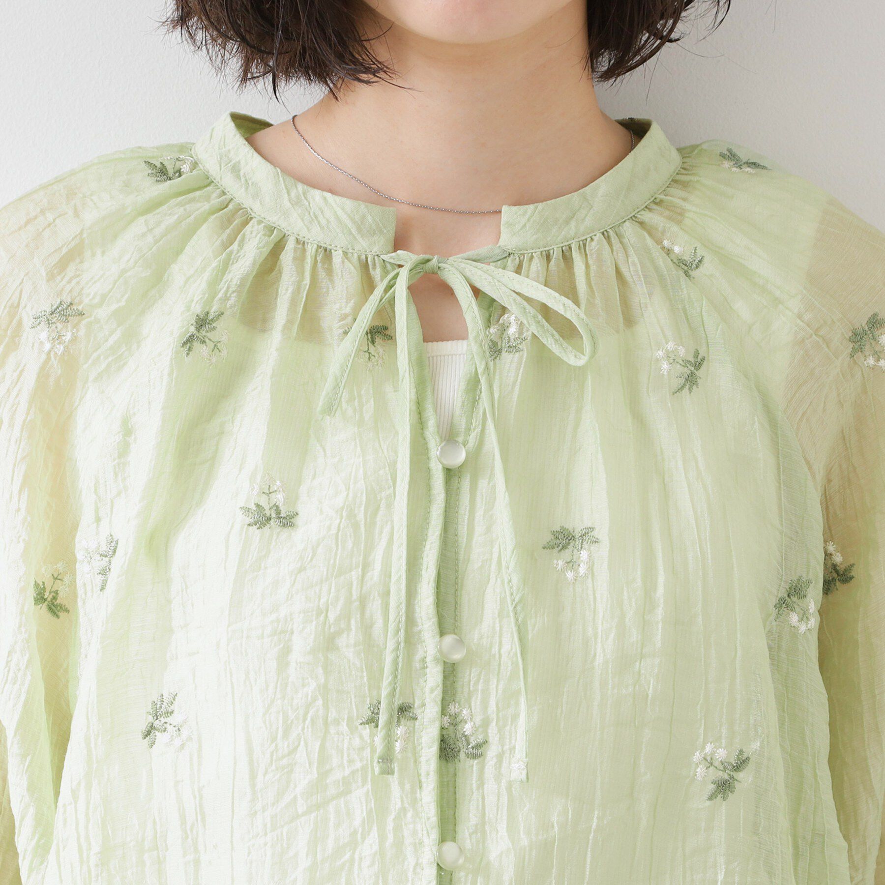 THE SHOP TK「華やぎを添える 花柄刺繍ブラウス」|シャツ・ブラウス|