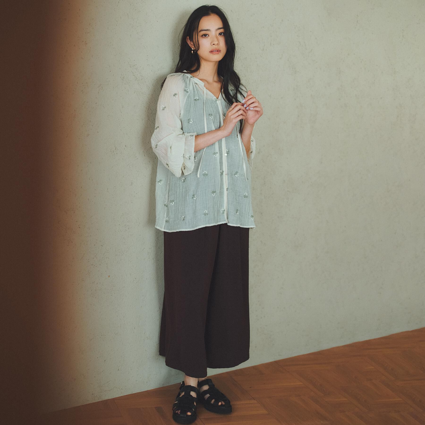 THE SHOP TK「華やぎを添える 花柄刺繍ブラウス」|シャツ・ブラウス|