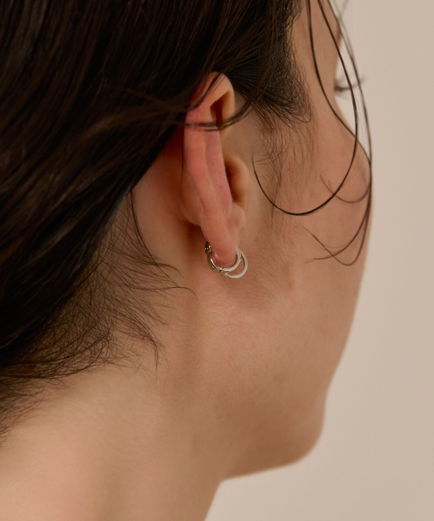 Phoebe「【金属アレルギー対応】ポイントビジューワンタッチピアス　シルバー/ニッケルフリー」|ピアス|