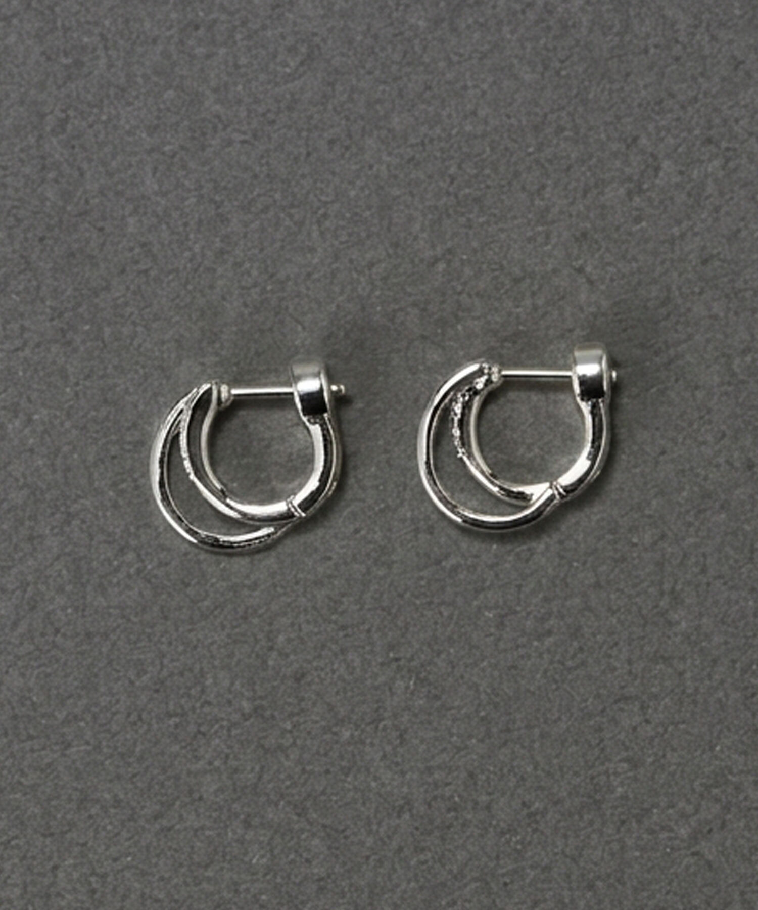 Phoebe「【金属アレルギー対応】ポイントビジューワンタッチピアス　シルバー/ニッケルフリー」|ピアス|