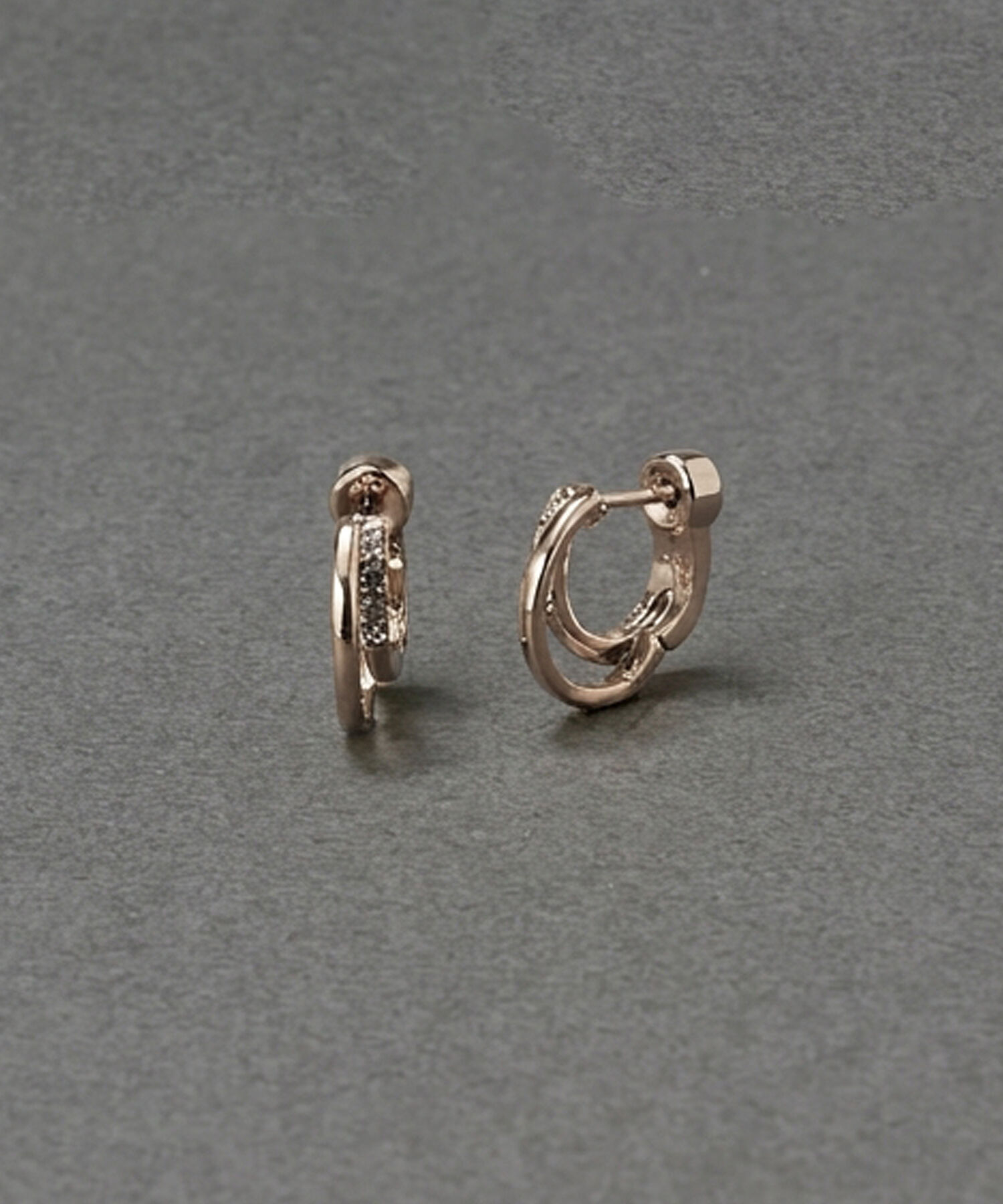 Phoebe「【金属アレルギー対応】ポイントビジューワンタッチピアス　シャンパンゴールド/ニッケルフリー」|ピアス|