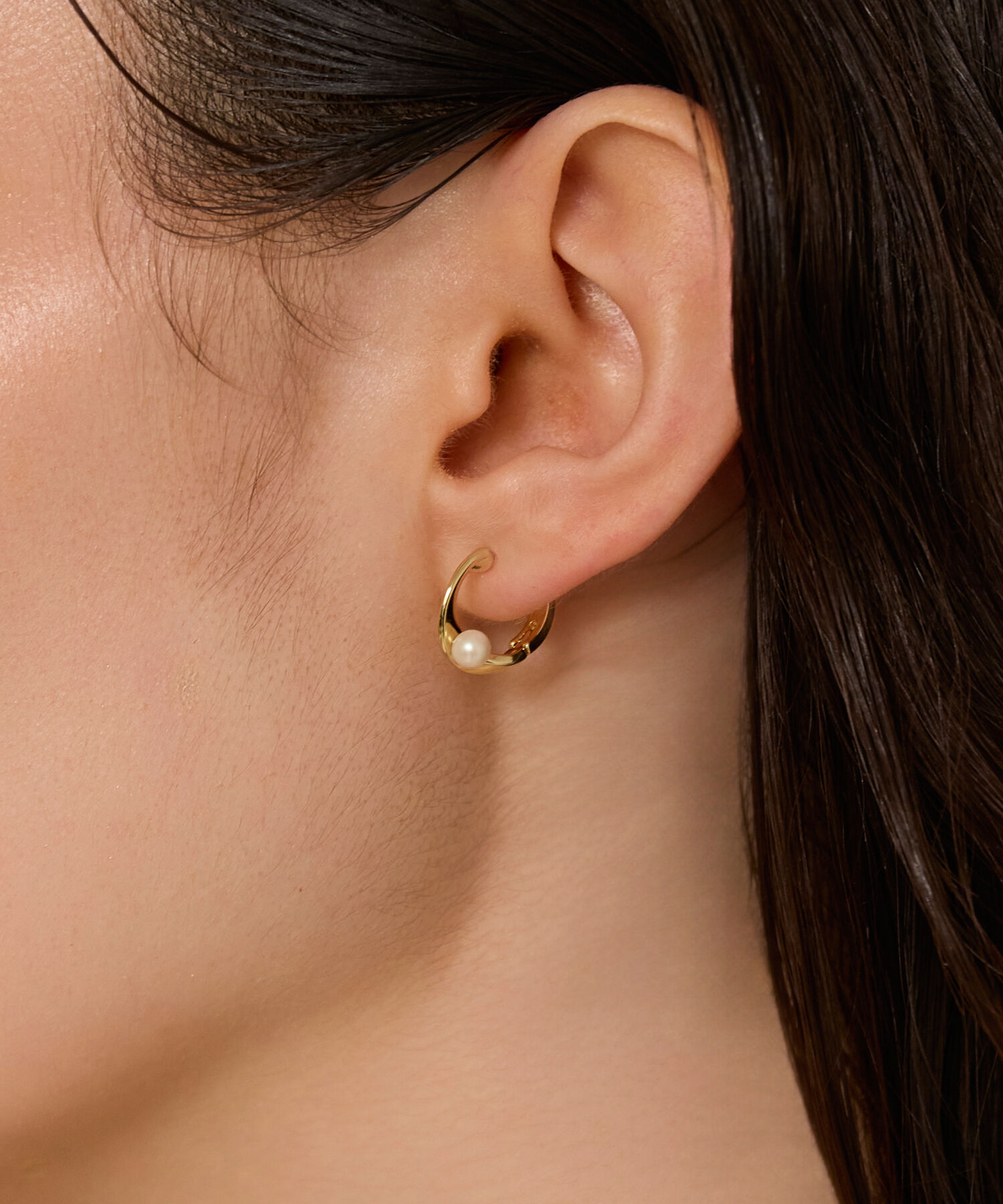 Phoebe「【金属アレルギー対応】ライナーパールフープワンタッチピアス　ゴールド/ニッケルフリー」|ピアス|