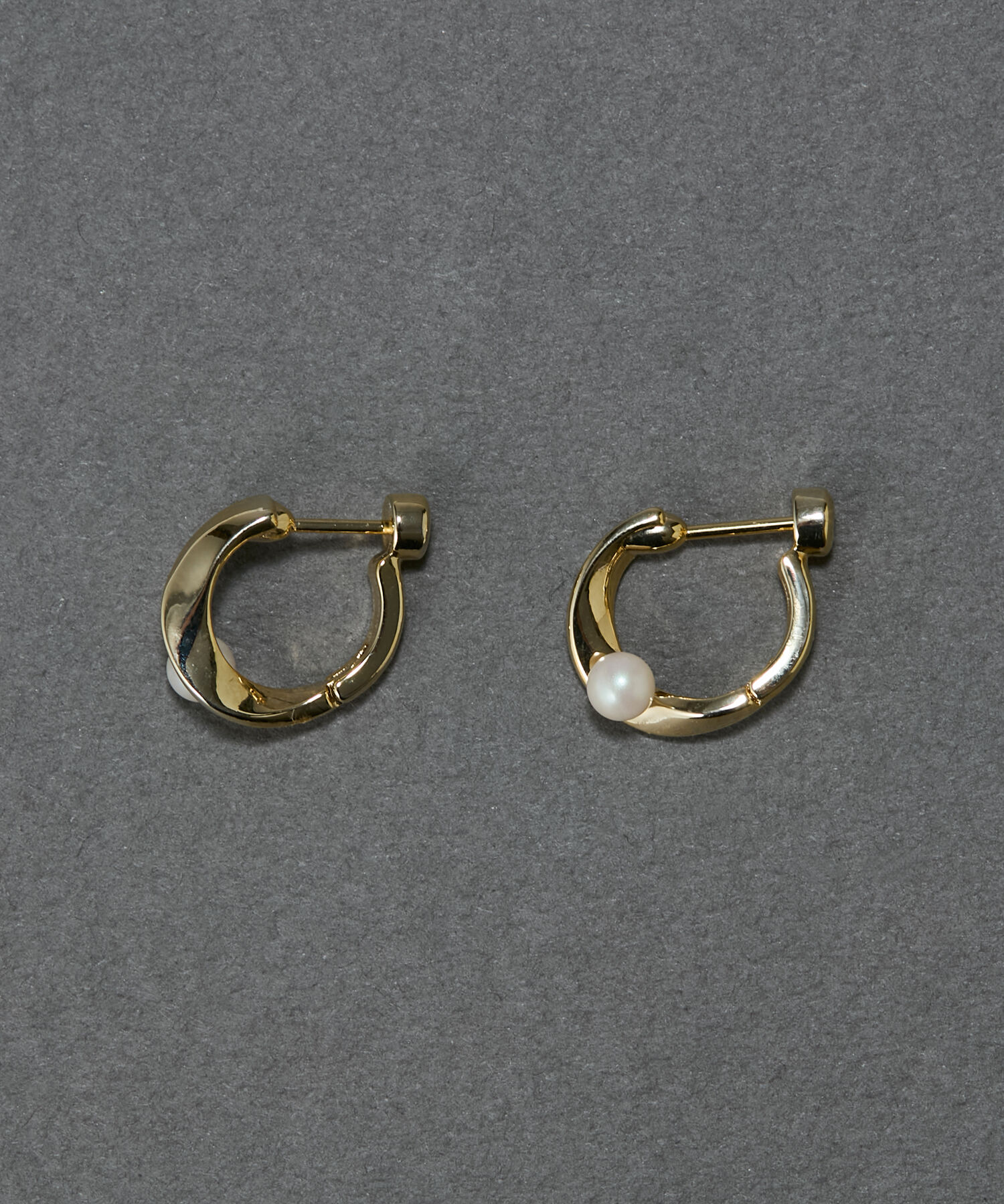 Phoebe「【金属アレルギー対応】ライナーパールフープワンタッチピアス　ゴールド/ニッケルフリー」|ピアス|