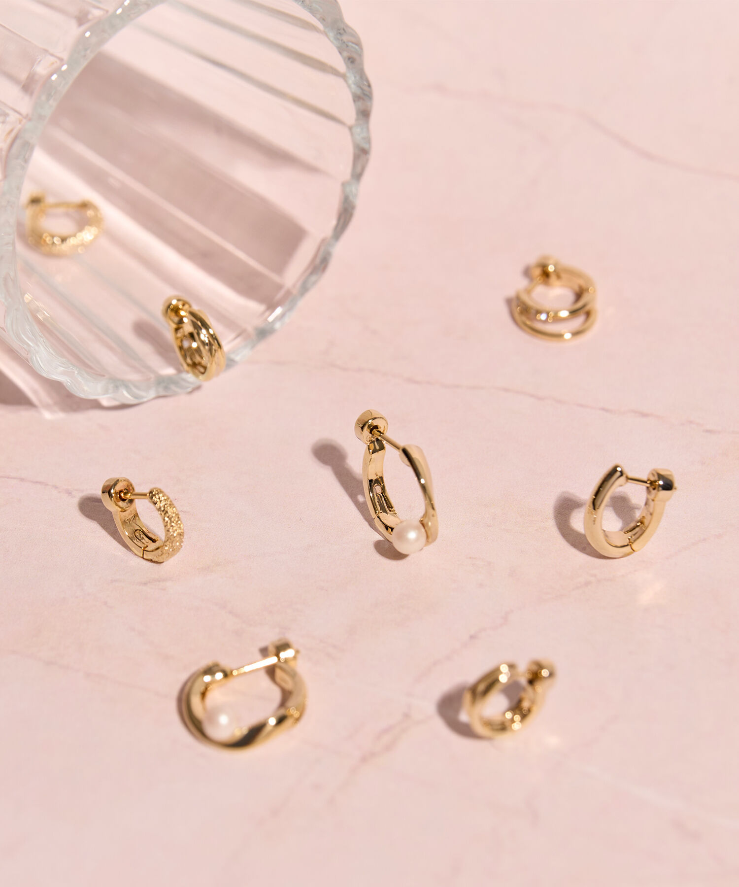 Phoebe「【金属アレルギー対応】ライナーパールフープワンタッチピアス　ゴールド/ニッケルフリー」|ピアス|