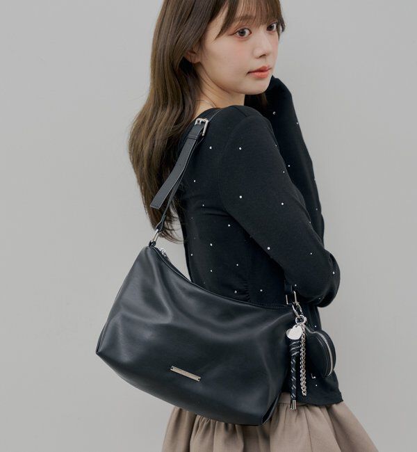  「【WEB限定/REVIVAL】チャーム付きミディアムバッグ」|ショルダー・メッセンジャー|