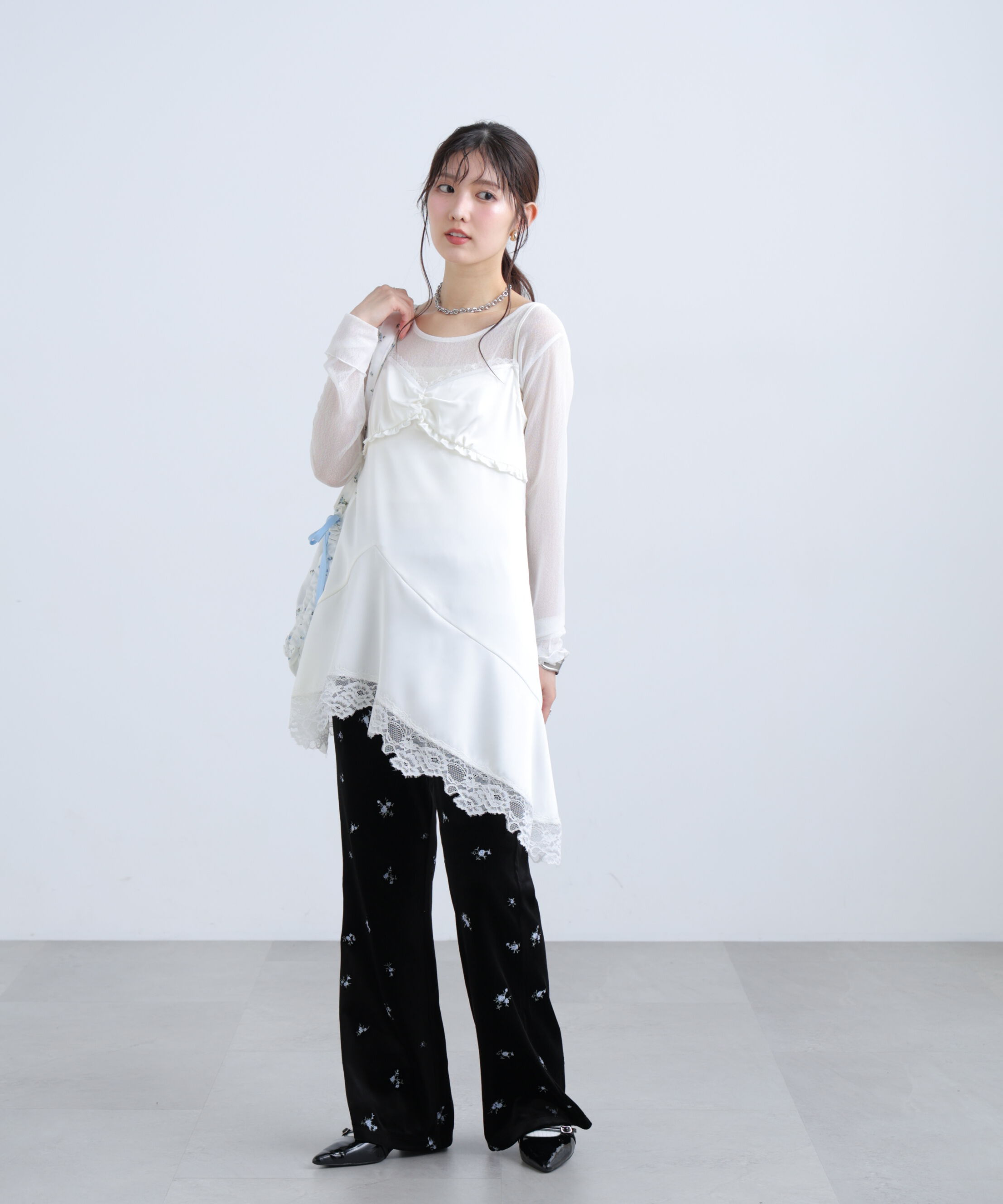  「ベロア刺繍総柄フレアパンツ」|その他|