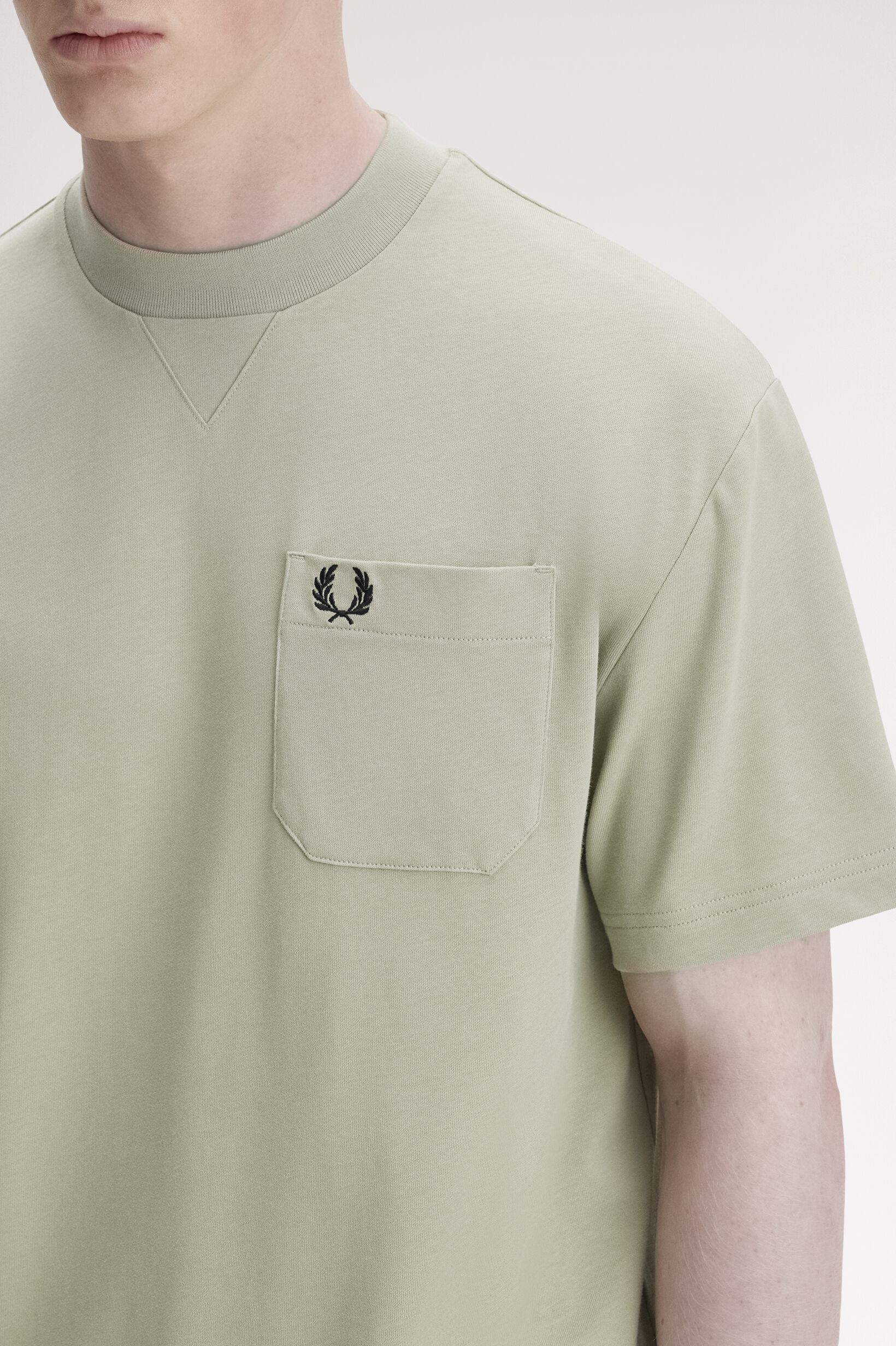 FRED PERRY 「FRED PERRY／Pocket Detail T-Shirt／ポケットディテールTシャツ」|Tシャツ・カットソー|