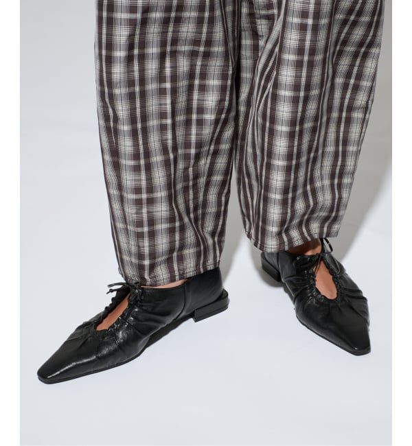 GRISE「《予約/WEB+一部店舗限定》GRISEレザーギャザーカットアウトフラット」|その他|