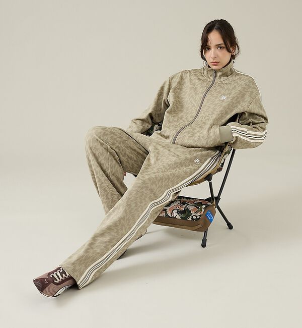 ABAHOUSE「【ELEY KISHIMOTO&times;FILA】イーリーキシモト&times;フィラ トラックトッ」|ブルゾン・スタジャン|
