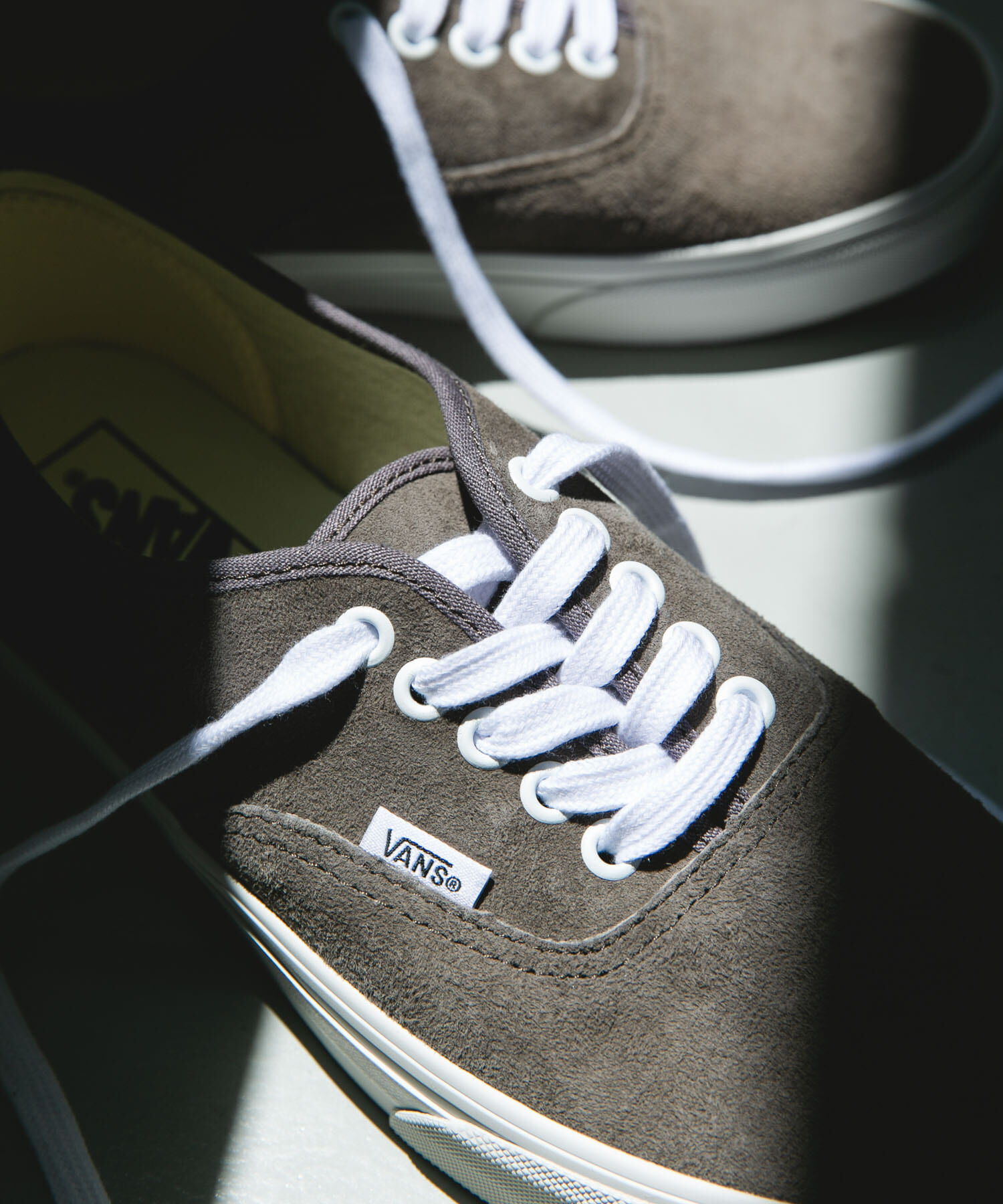 URBAN RESEARCH DOORS「VANS　AUTHENTIC」|スニーカー|カーキ