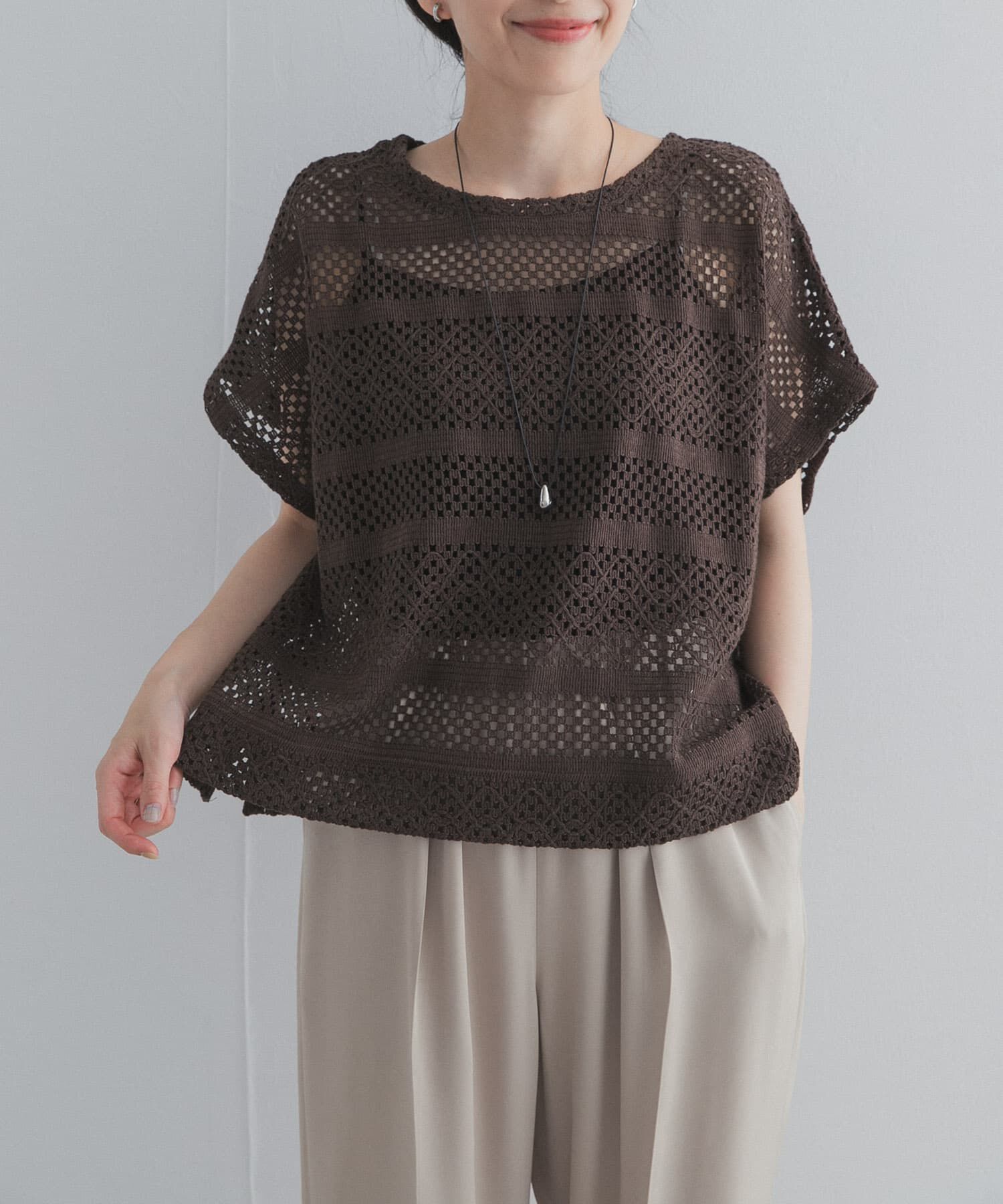 URBAN RESEARCH DOORS「クロップドレースプルオーバー」|その他|ブラウン