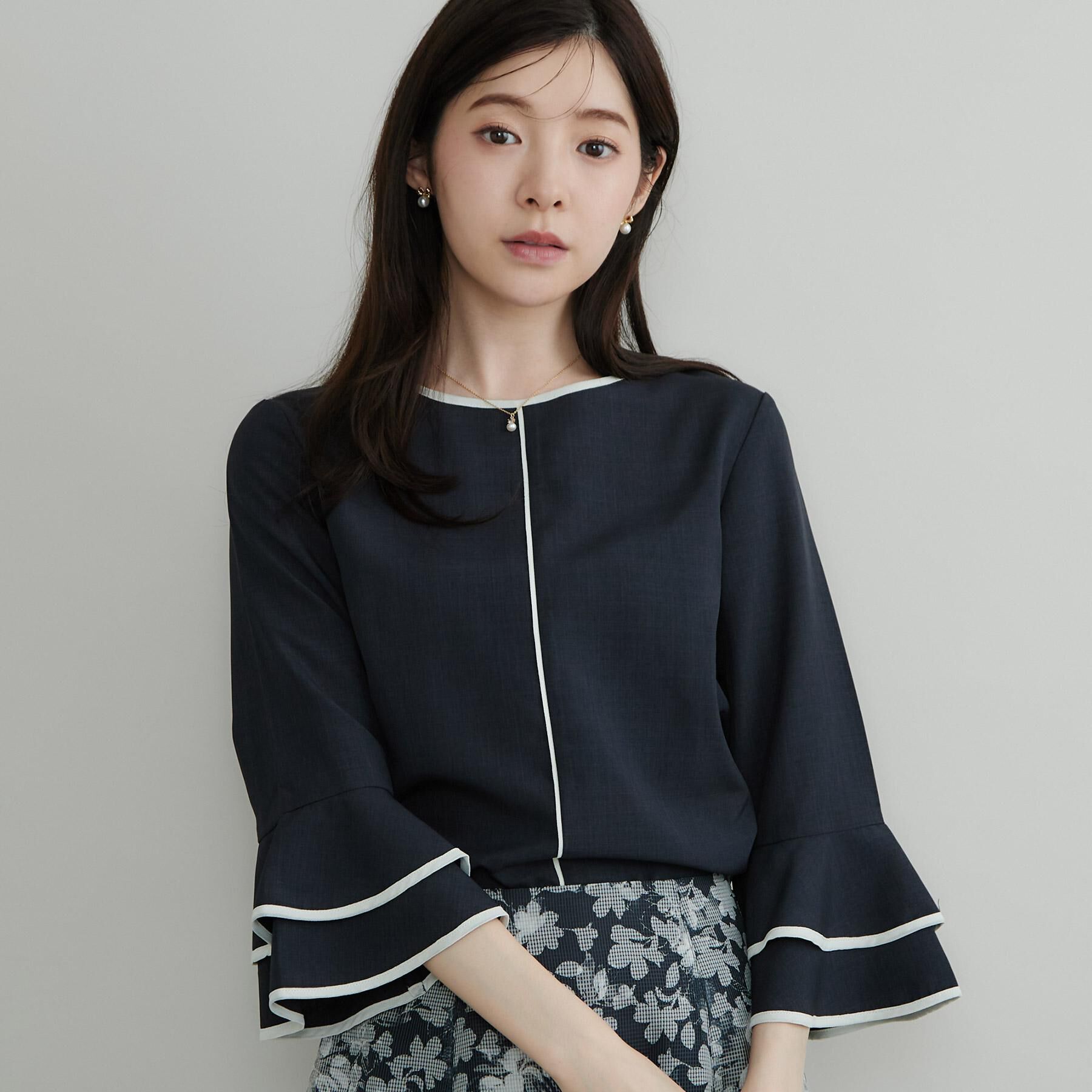 Couture broach「【イージーケア・接触冷感・吸水速乾】配色ラッフルブラウス」|シャツ・ブラウス|ネイビー(594)