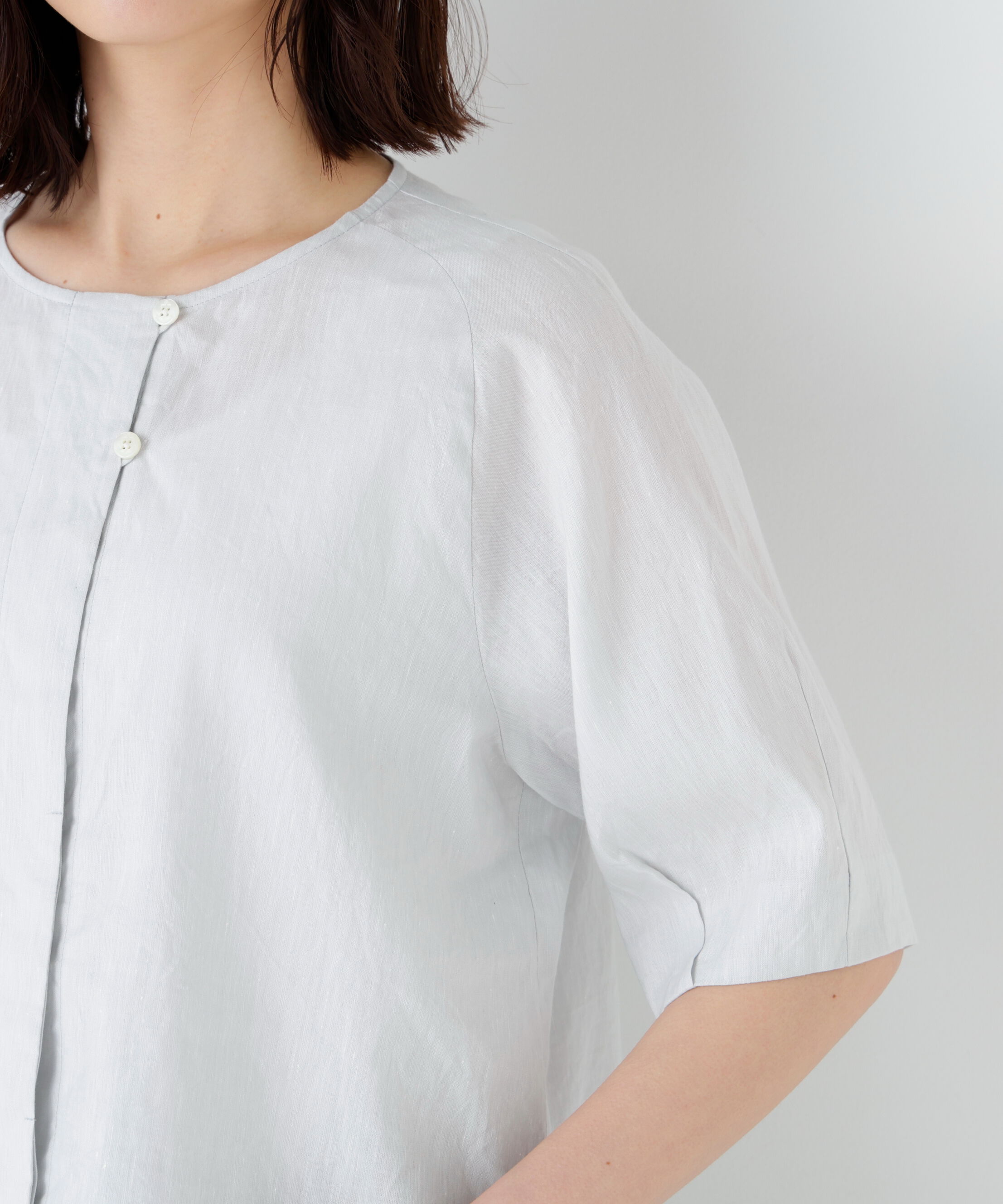  「《洗える》リネンコットンシャンブレー タックスリーブブラウス」|シャツ・ブラウス|
