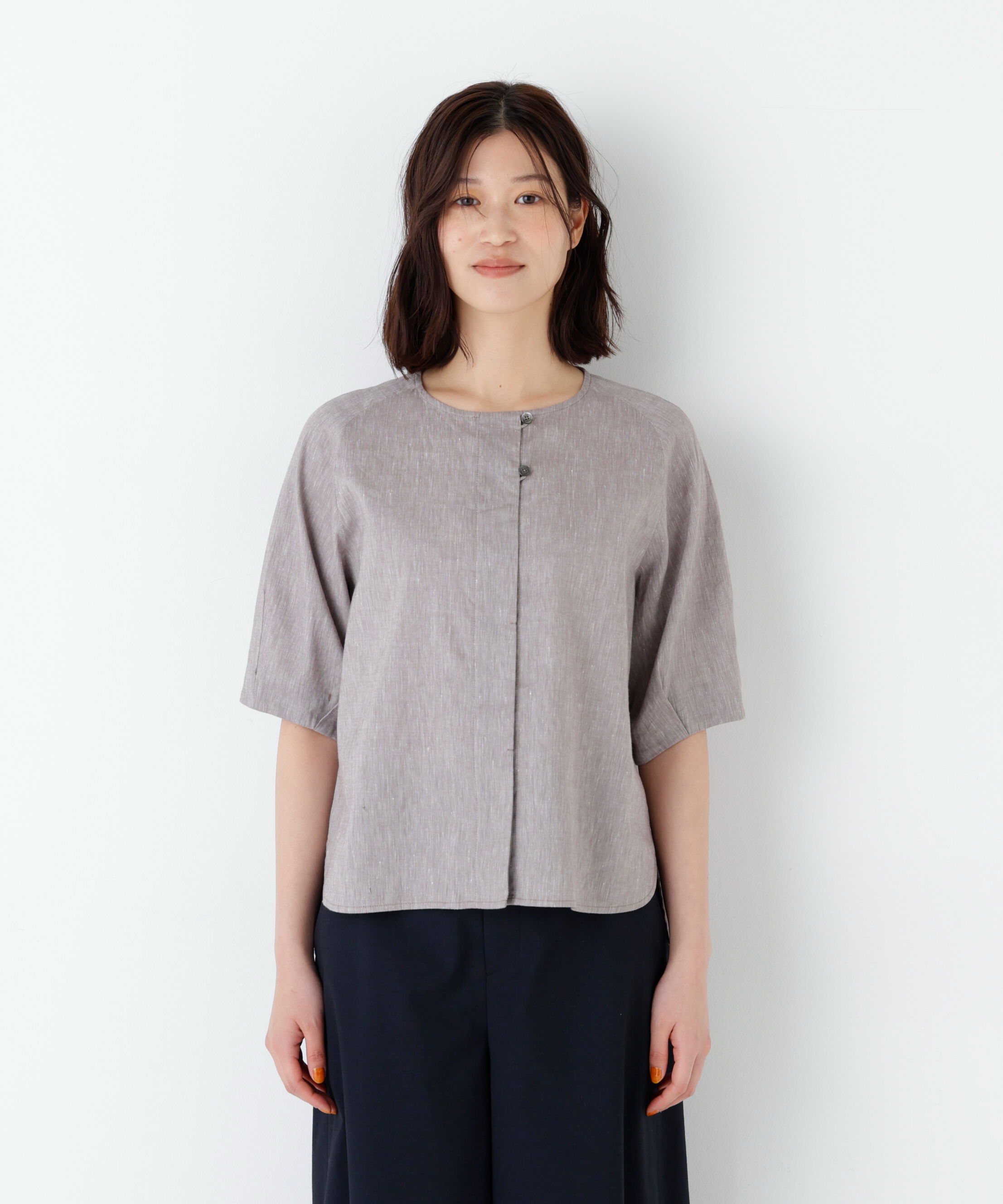 「《洗える》リネンコットンシャンブレー タックスリーブブラウス」|シャツ・ブラウス|