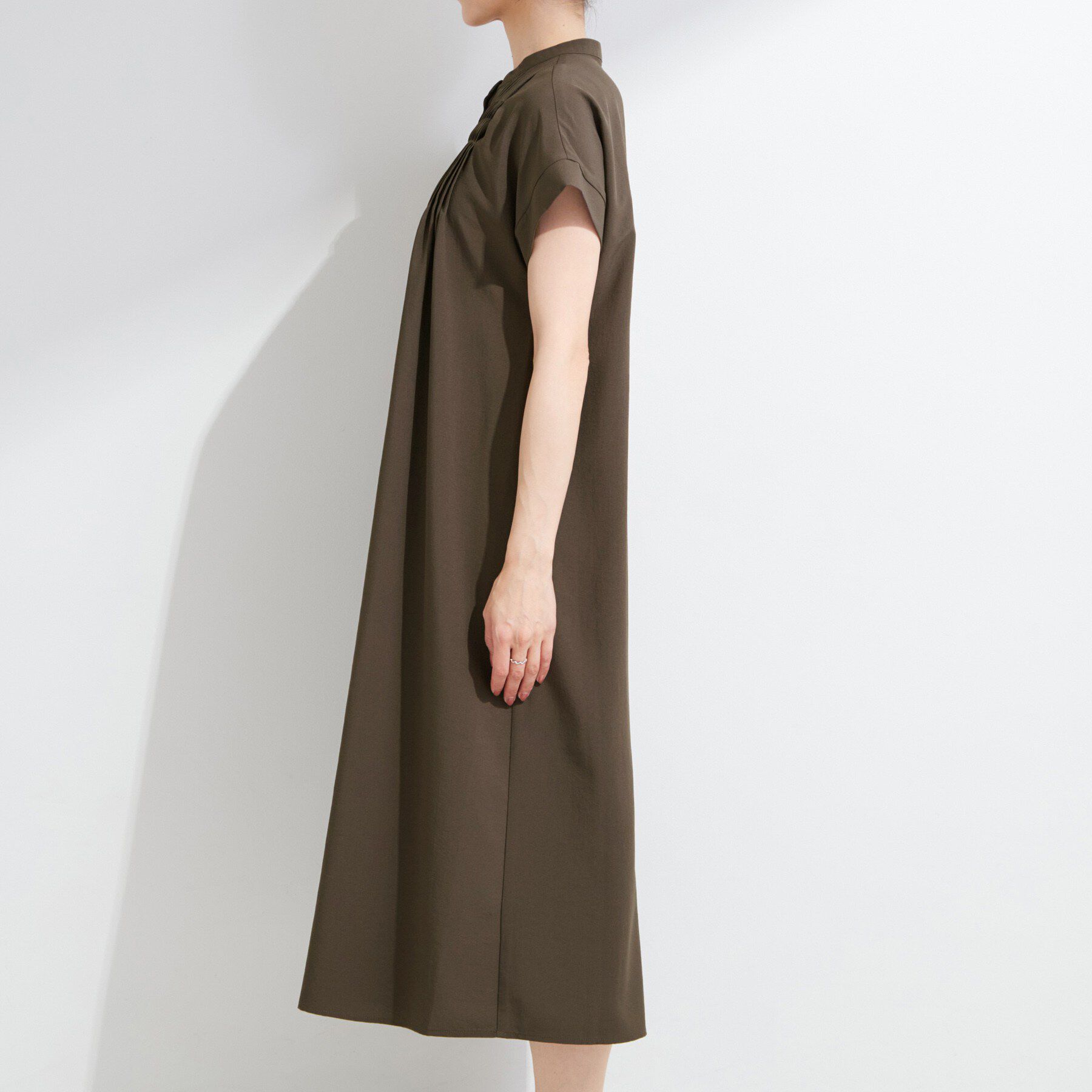 SHOO･LA･RUE「【S-LL/洗濯機可】ピンタックデザインがサマ見え Aラインワンピース」|ワンピース|