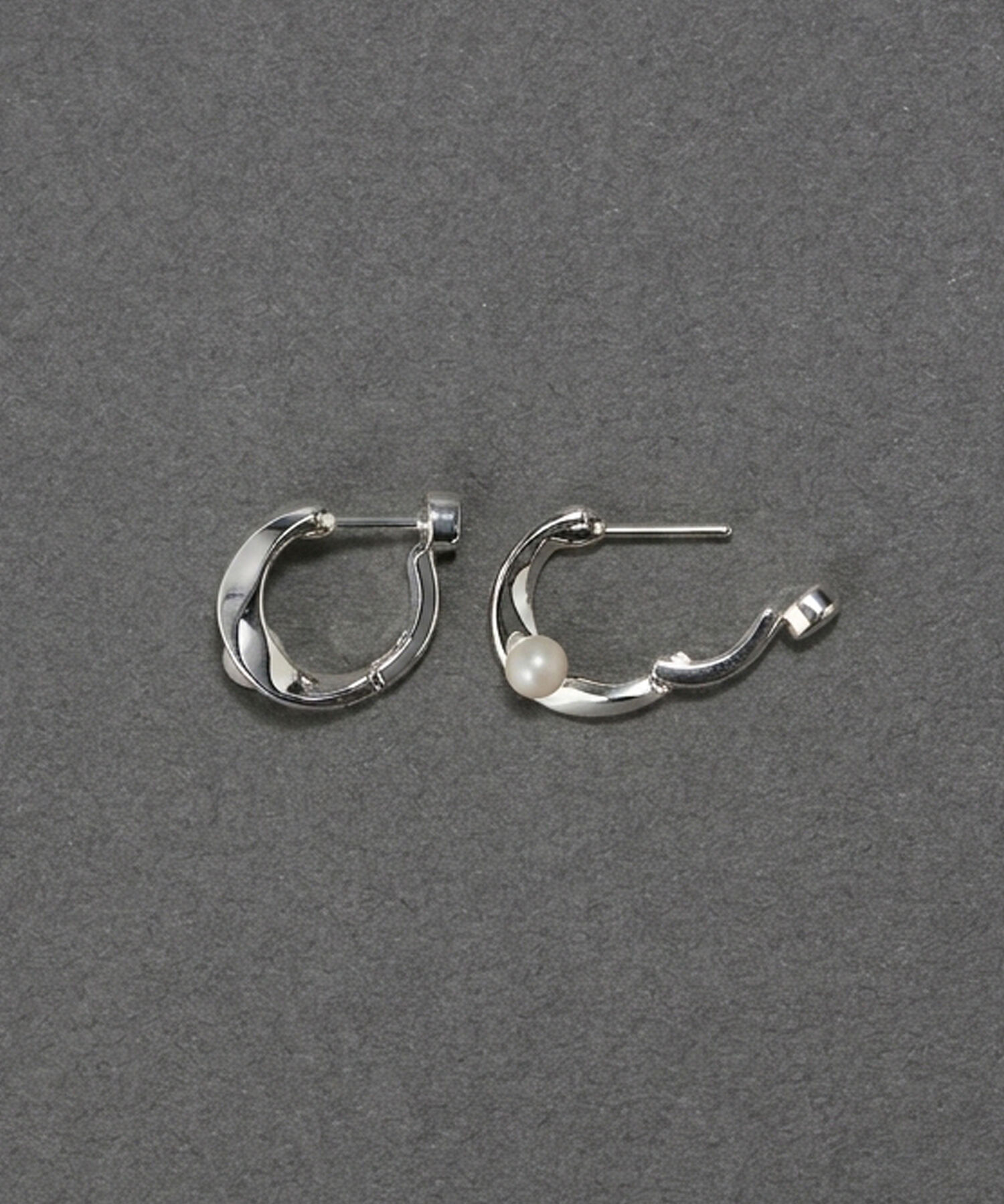 Phoebe「【金属アレルギー対応】ライナーパールフープワンタッチピアス　シルバー/ニッケルフリー」|ピアス|