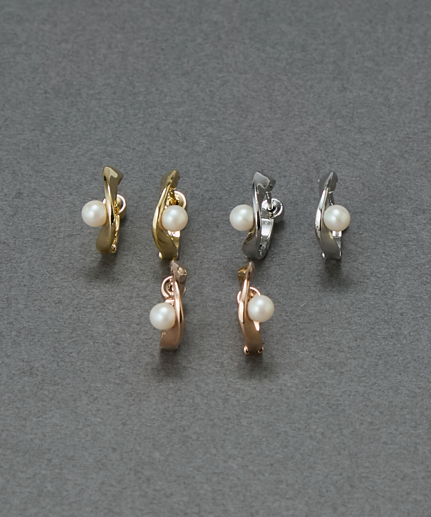 Phoebe「【金属アレルギー対応】ライナーパールフープワンタッチピアス　シャンパンゴールド/ニッケルフリー」|ピアス|