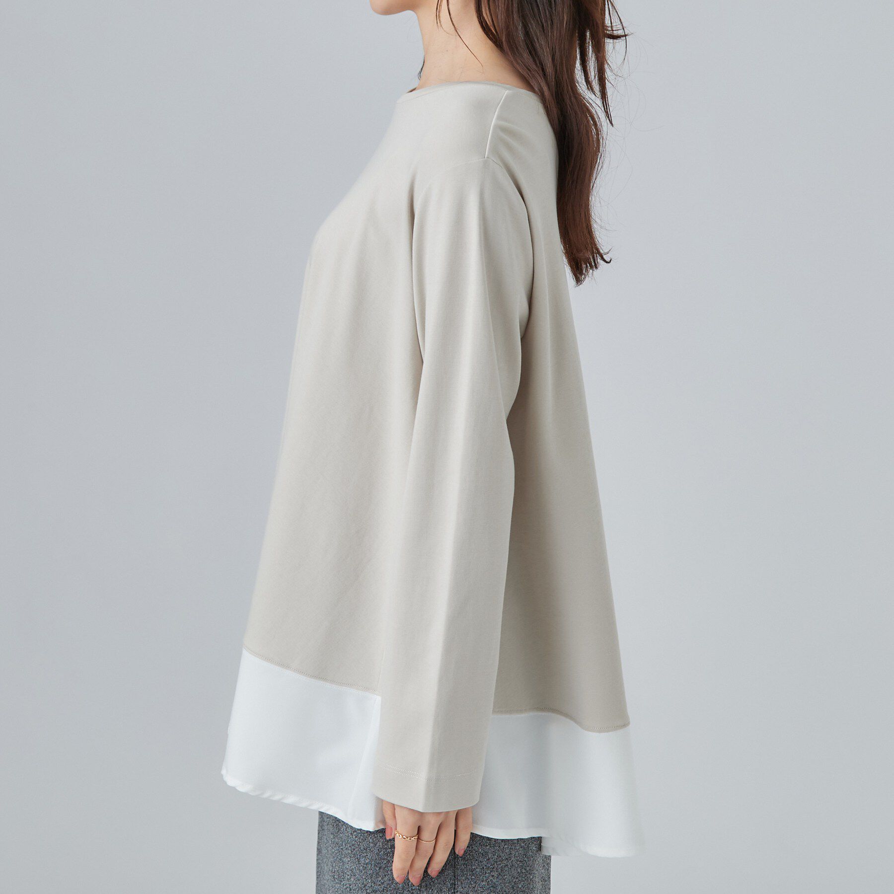 SHOO･LA･RUE「【S-LL/体型カバー】すっぽり隠れる 裾切り替えAライン長袖ゆるトップス」|Tシャツ・カットソー|