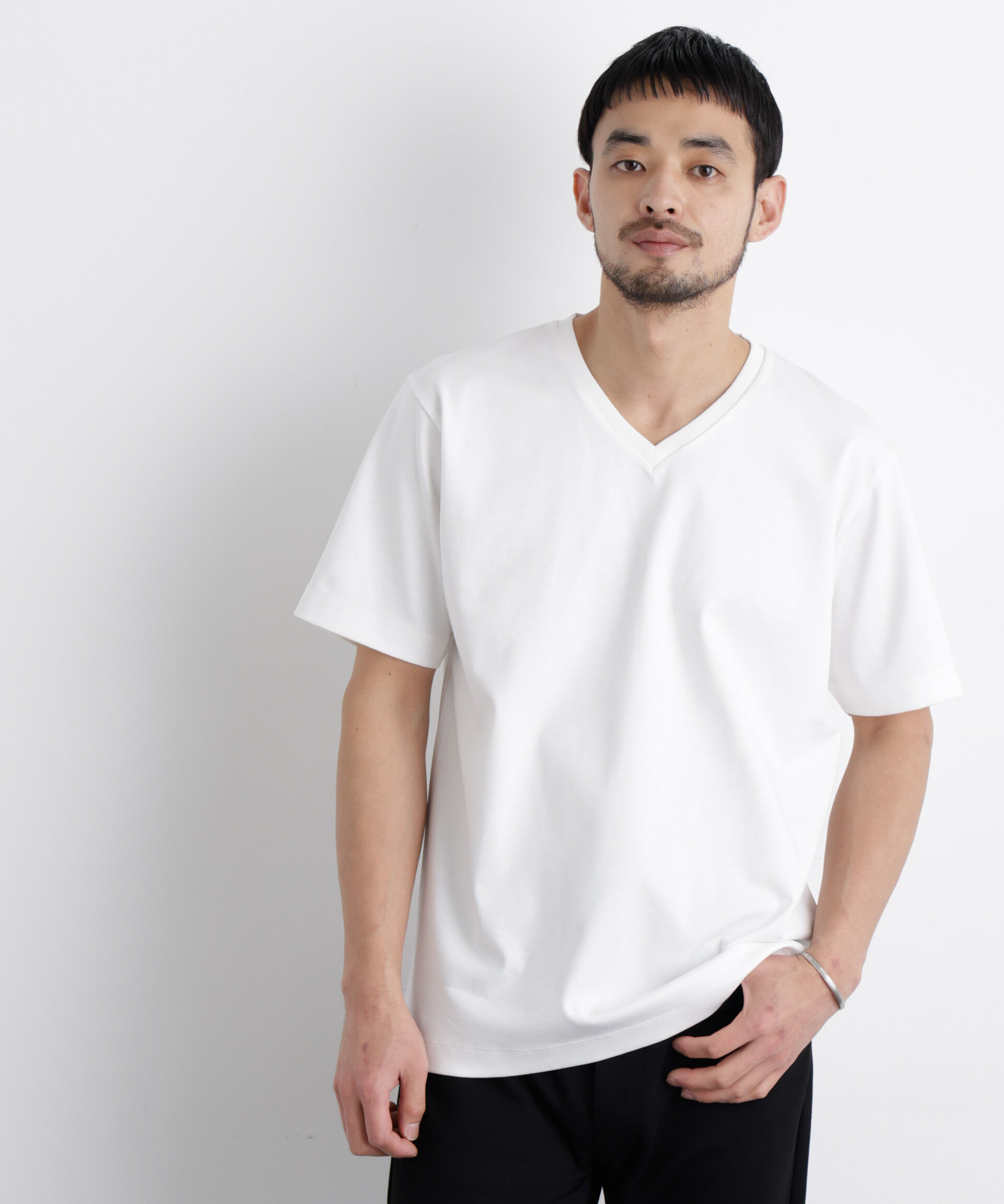 nano･universe「アンチスメル Vネック Tシャツ 半袖」|Tシャツ・カットソー|ホワイト