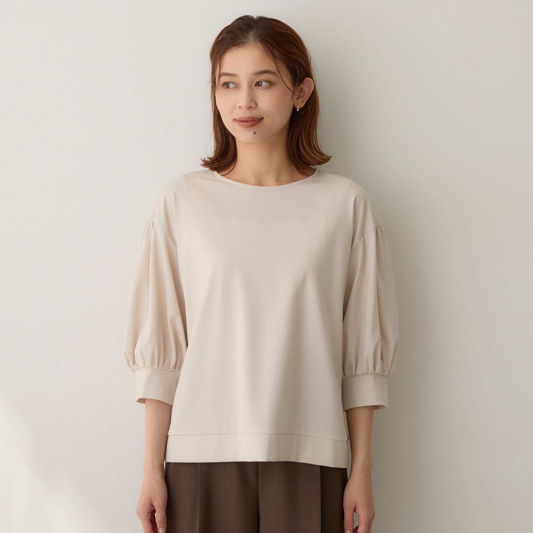 UNTITLED「【楽にきれい見え/体型カバー】パフスリーブジャージトップス」|Tシャツ・カットソー|