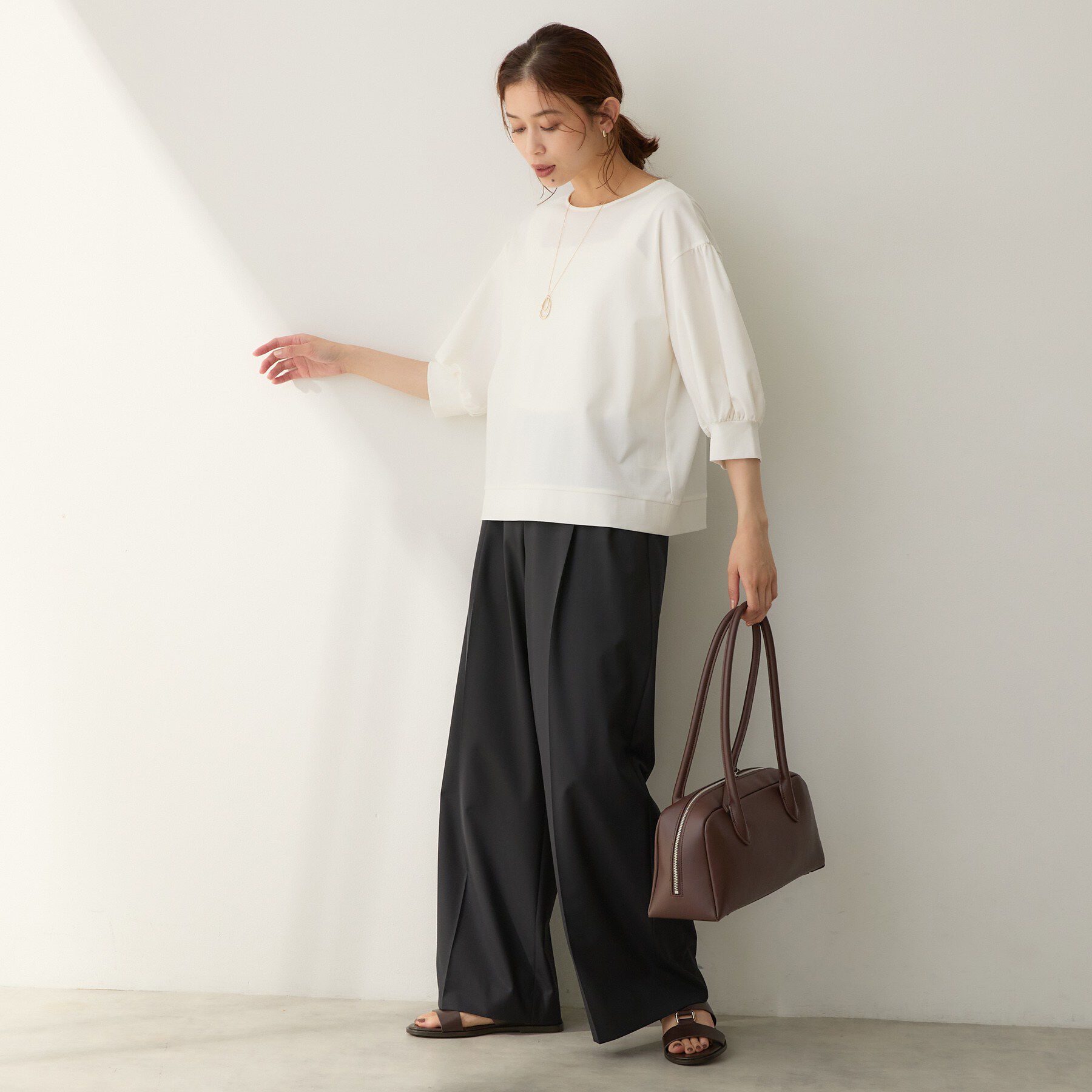 UNTITLED「【楽にきれい見え/体型カバー】パフスリーブジャージトップス」|Tシャツ・カットソー|