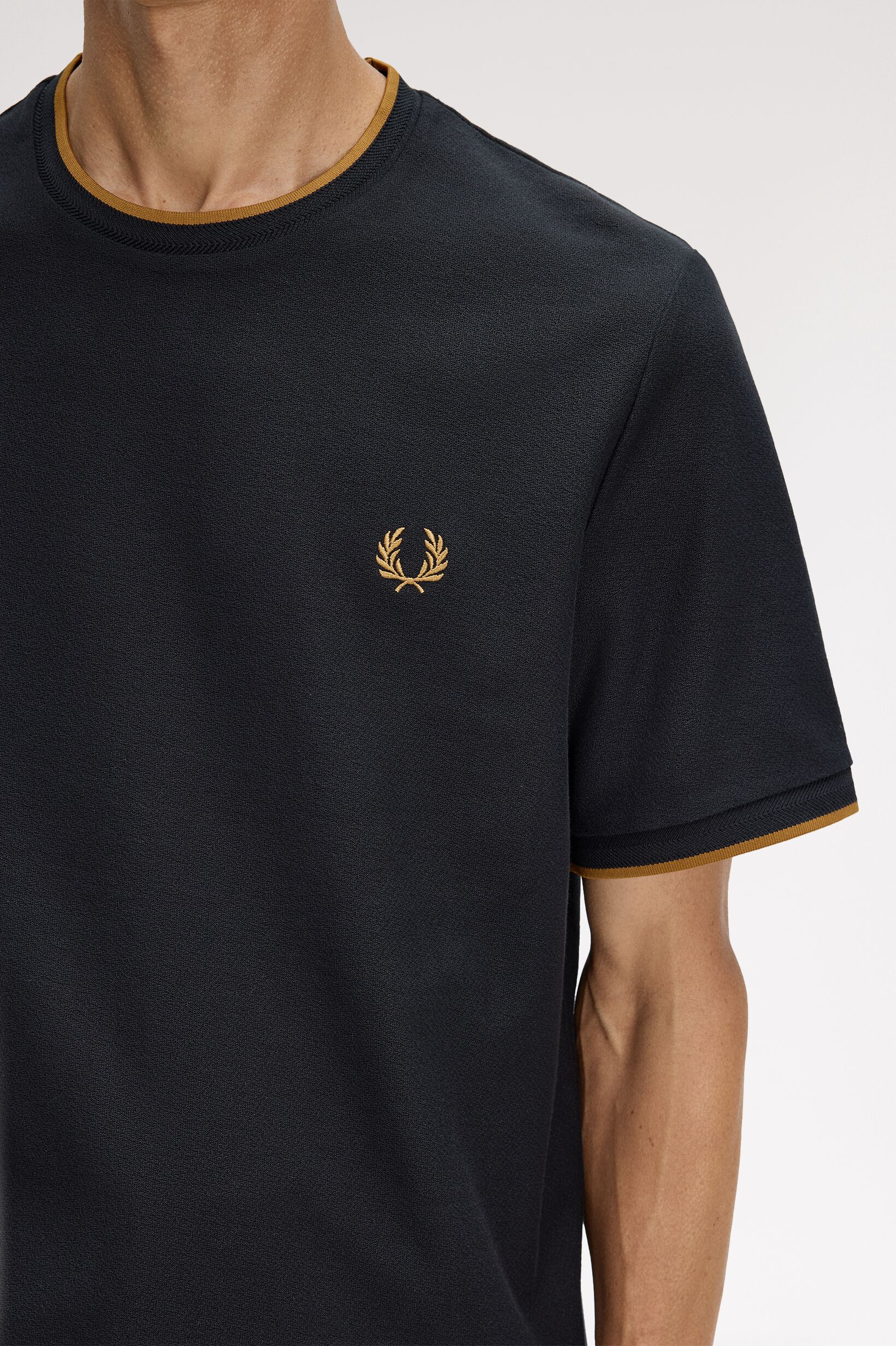 FRED PERRY 「FRED PERRY／Trim Detail Crepe Pique T-Shirt ／トリムディテールクレープピケTシャツ」|Tシャツ・カットソー|