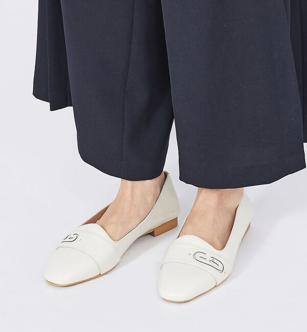 AU BANNISTER「フラットパンプス」|パンプス|ホワイト