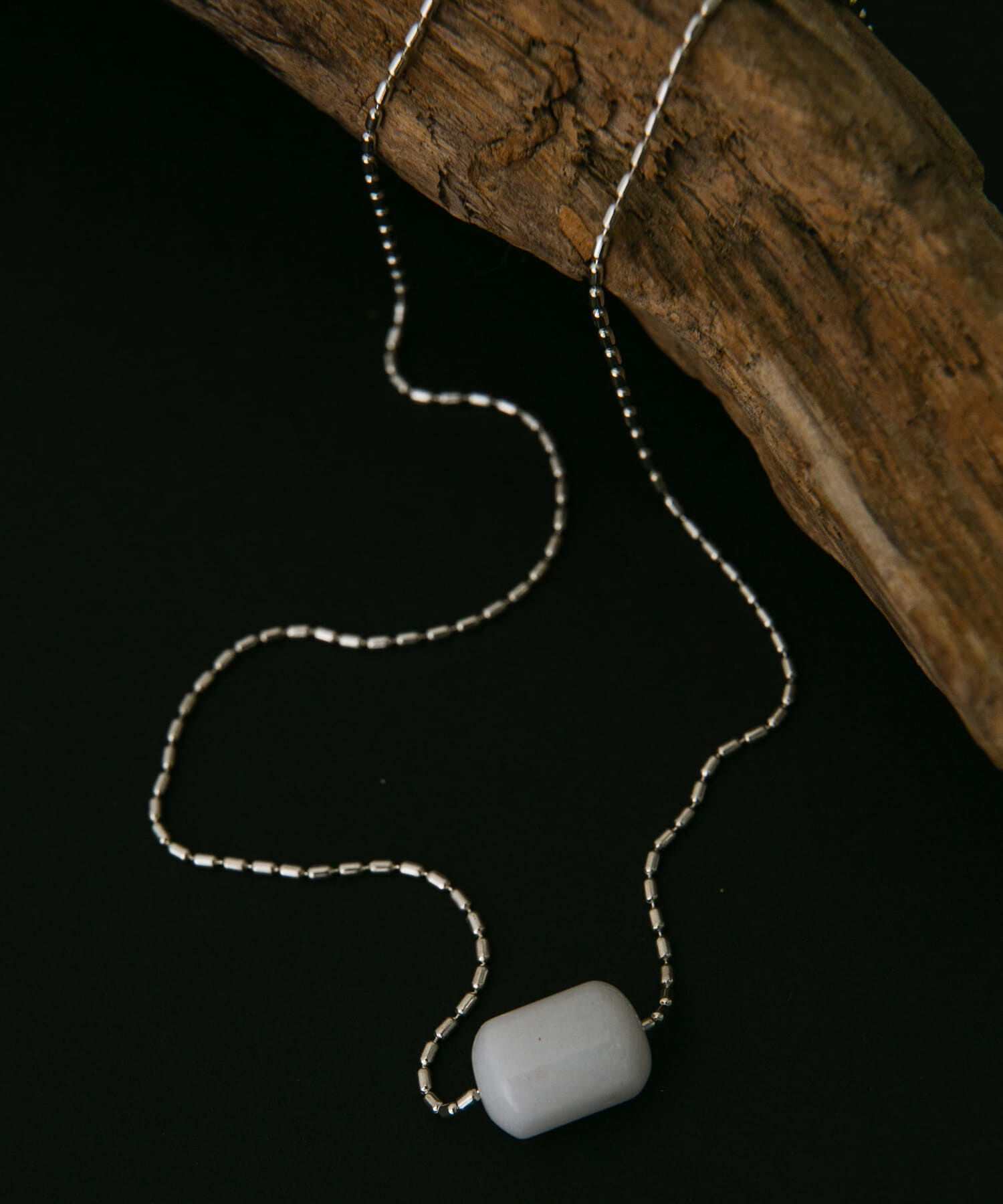 SMELLY「SMELLY so&rsquo;　white jade necklace」|ネックレス|