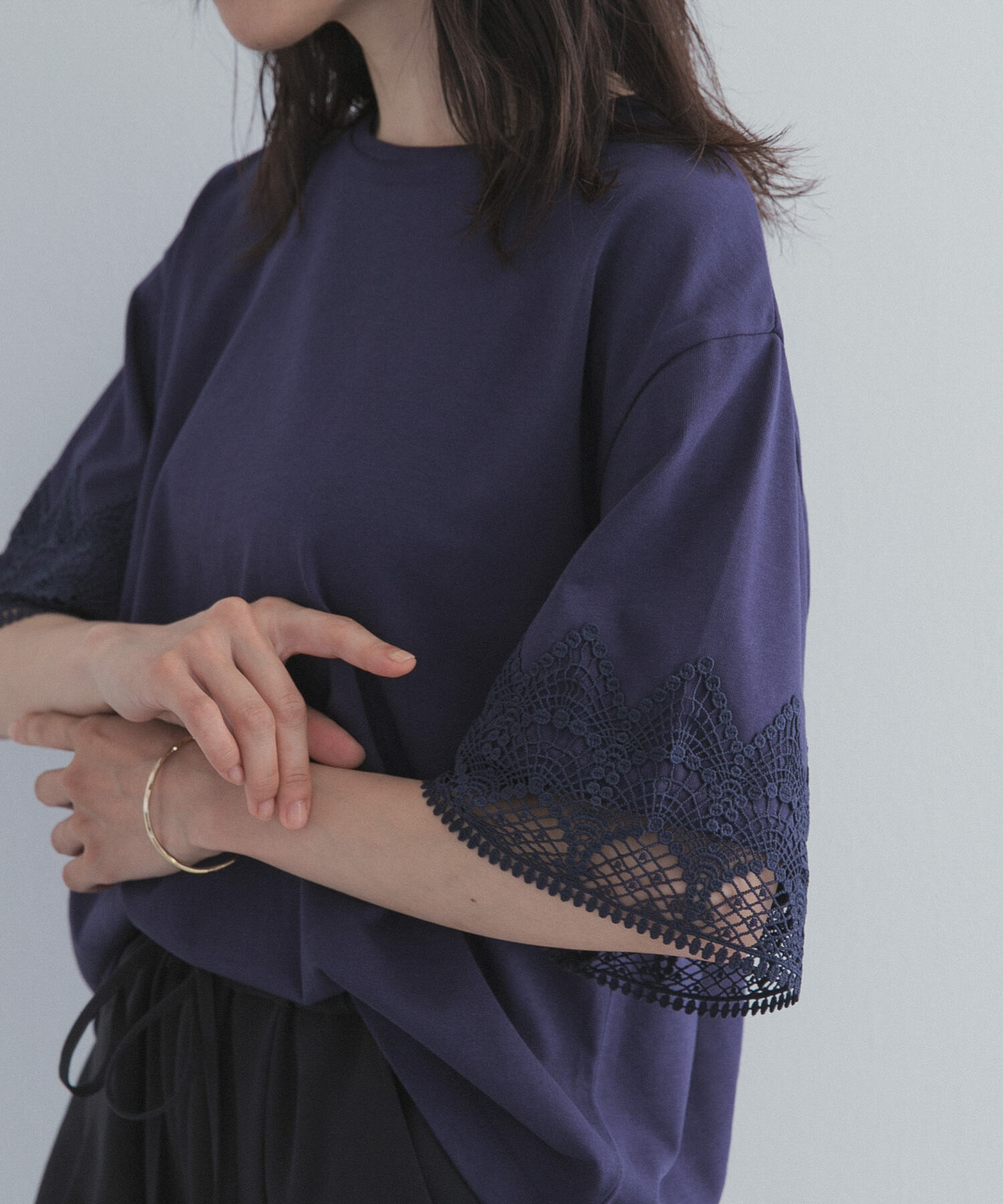 URBAN RESEARCH DOORS「レーススリーブTシャツ」|Tシャツ・カットソー|ネイビー