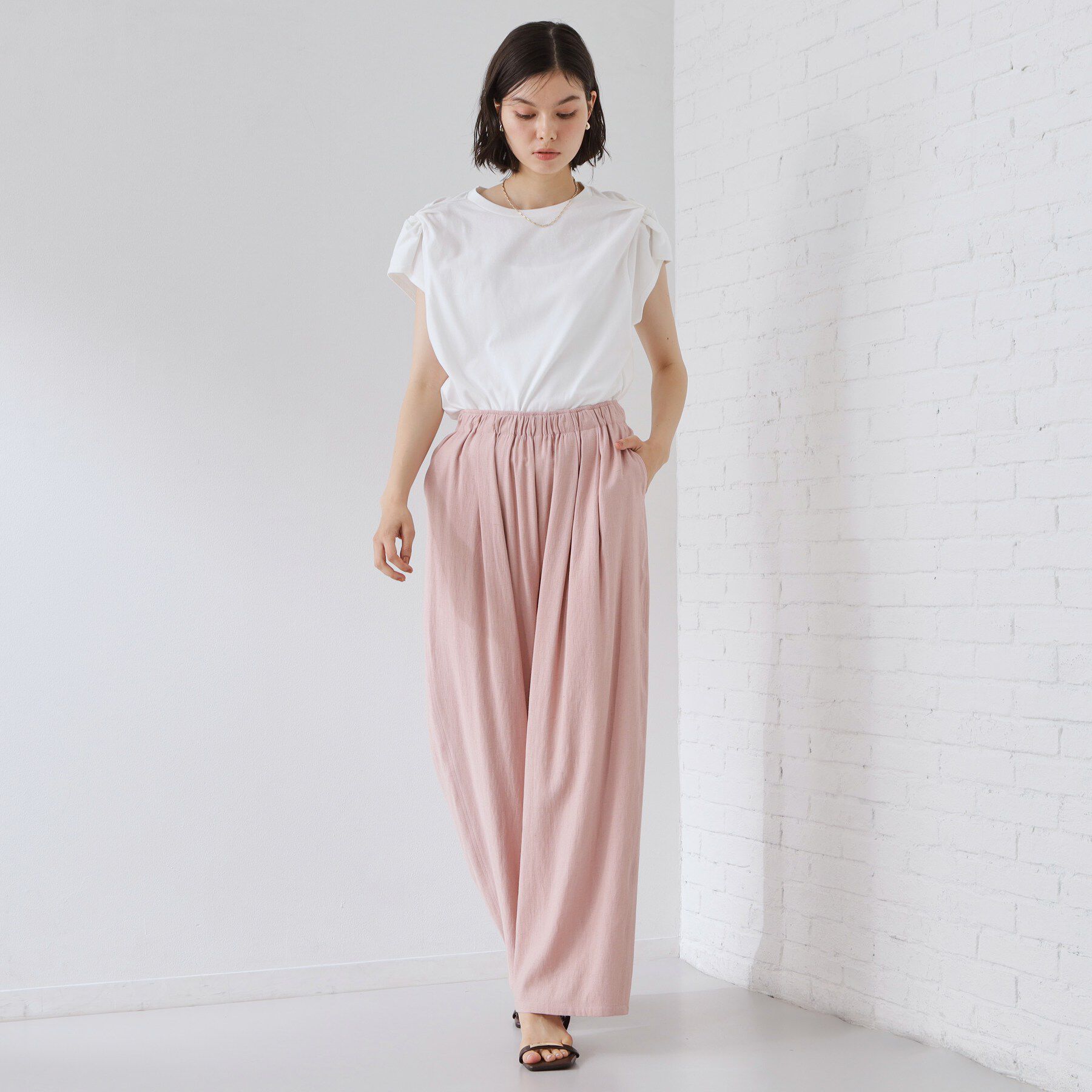 THE SHOP TK「【ひんやり/汗じみ防止】ツイストアクセントトップス」|Tシャツ・カットソー|
