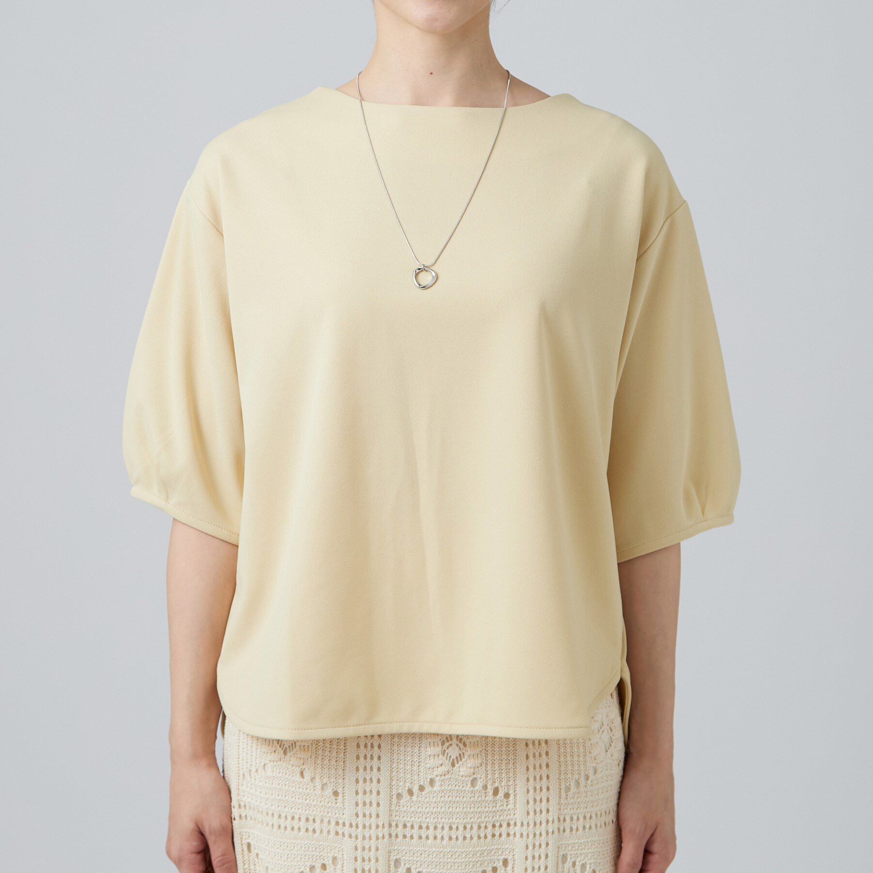SHOO･LA･RUE「【2点セット/洗濯機可/S-LL】インせず着られる ネックレス付き 5分袖Ｔシャツ」|Tシャツ・カットソー|
