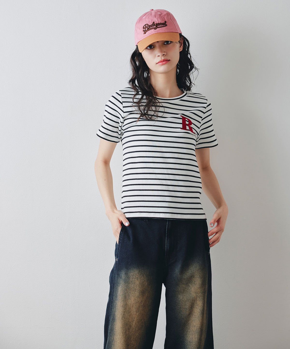 REDYAZEL「ビジューRチャームTシャツ」|Tシャツ・カットソー|