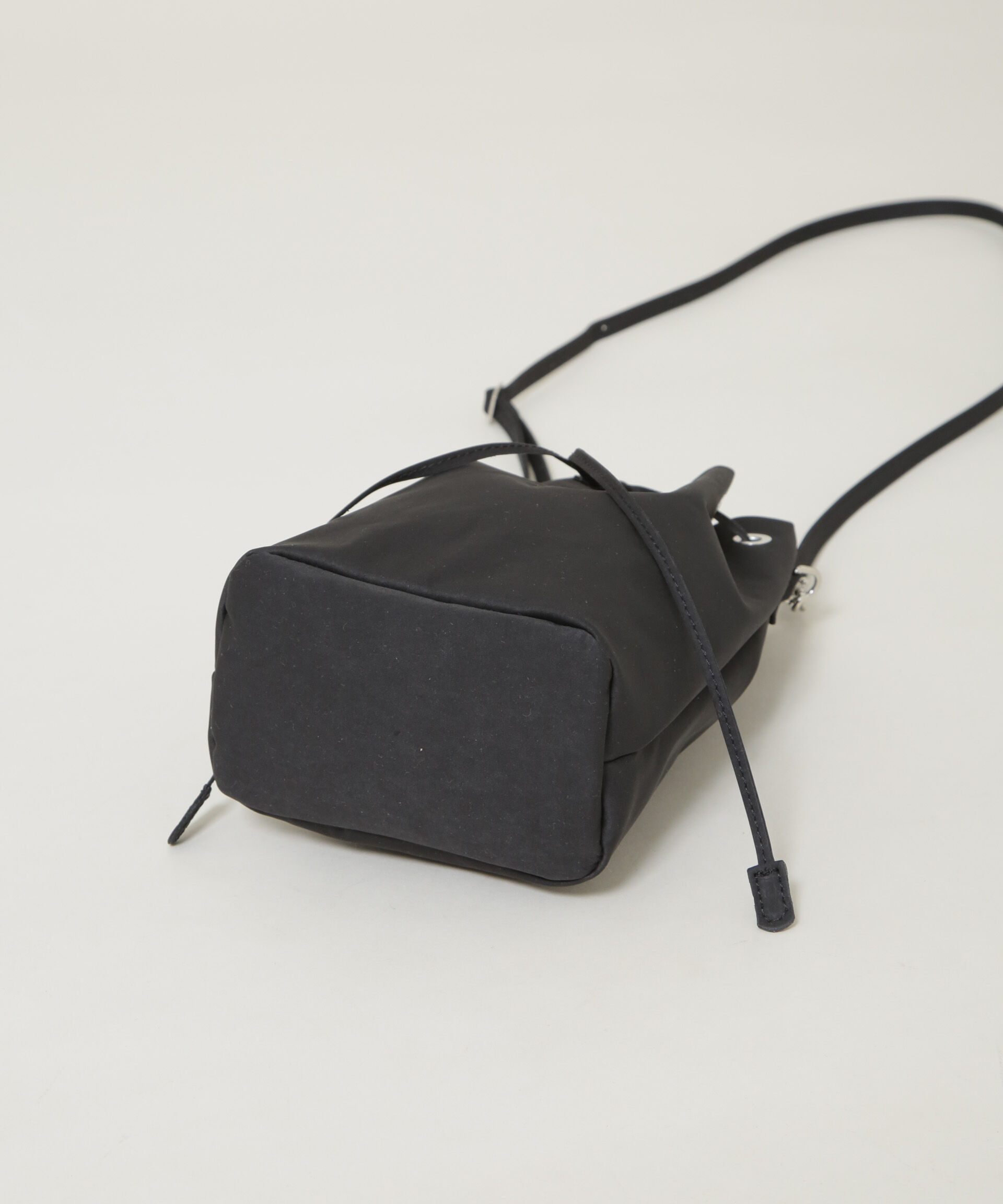 NANO universe「ITTI/別注 DRAWSTRING POUCH / ミリクロス」|ショルダー・メッセンジャー|