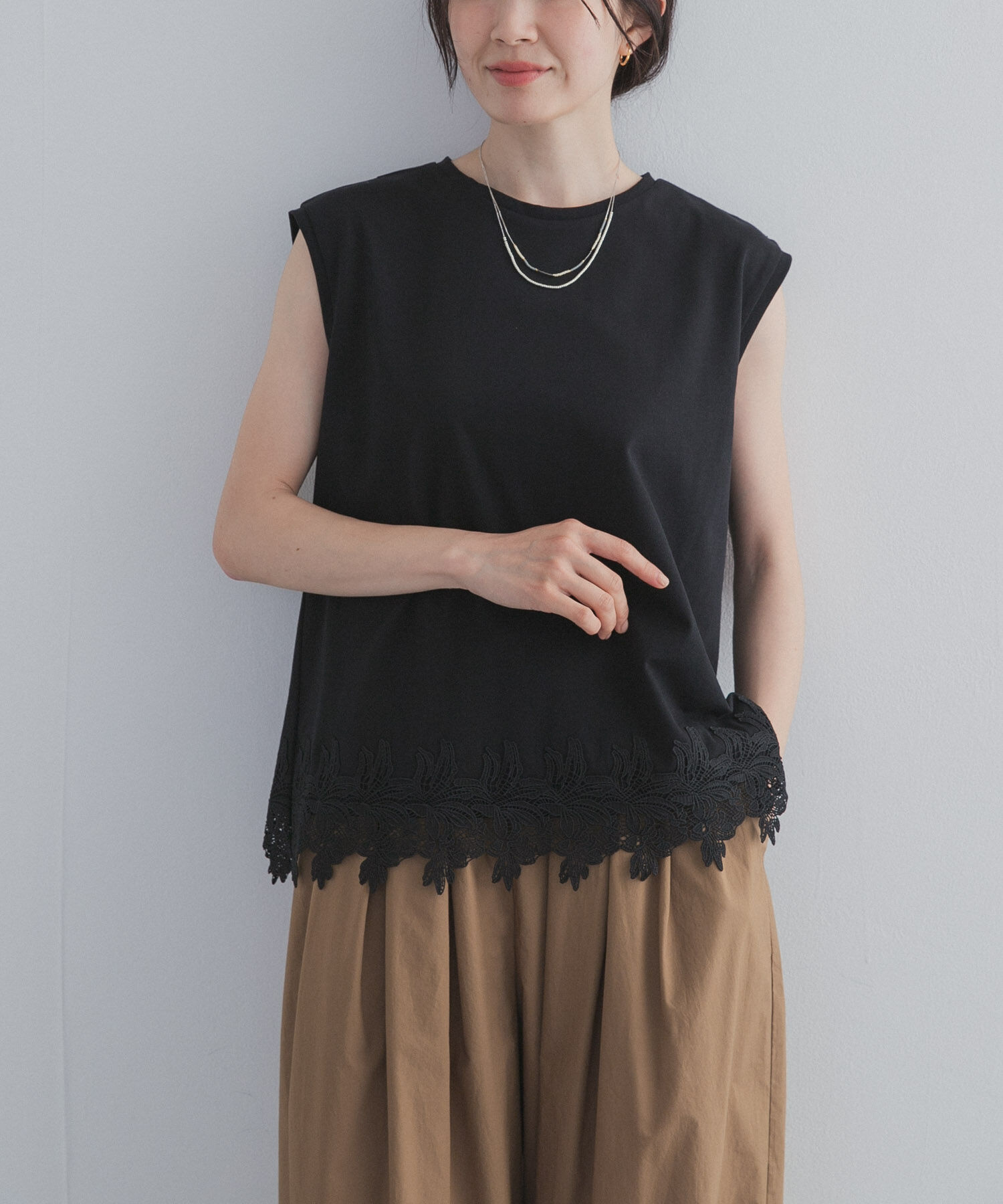 URBAN RESEARCH DOORS「裾レースノースリーブプルオーバー」|Tシャツ・カットソー|