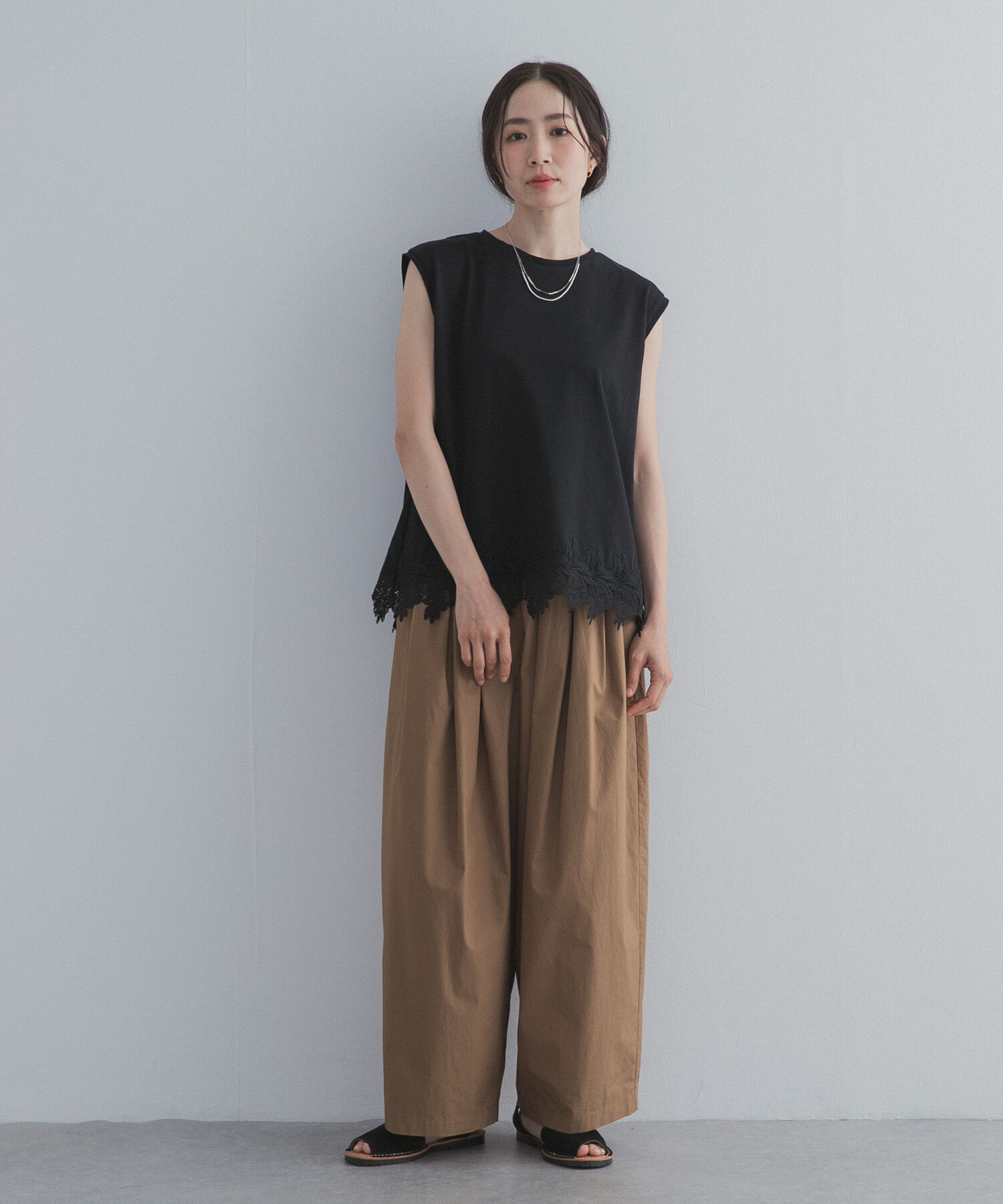URBAN RESEARCH DOORS「裾レースノースリーブプルオーバー」|Tシャツ・カットソー|