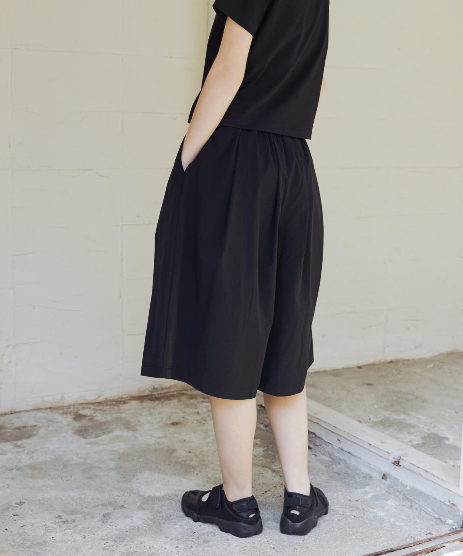 URBAN RESEARCH「『撥水/吸水速乾/UVｶｯﾄ』『別注』THOUSAND MILE&times;URBAN RESEARCH MID LENGTH TUCK PANTS」|その他|