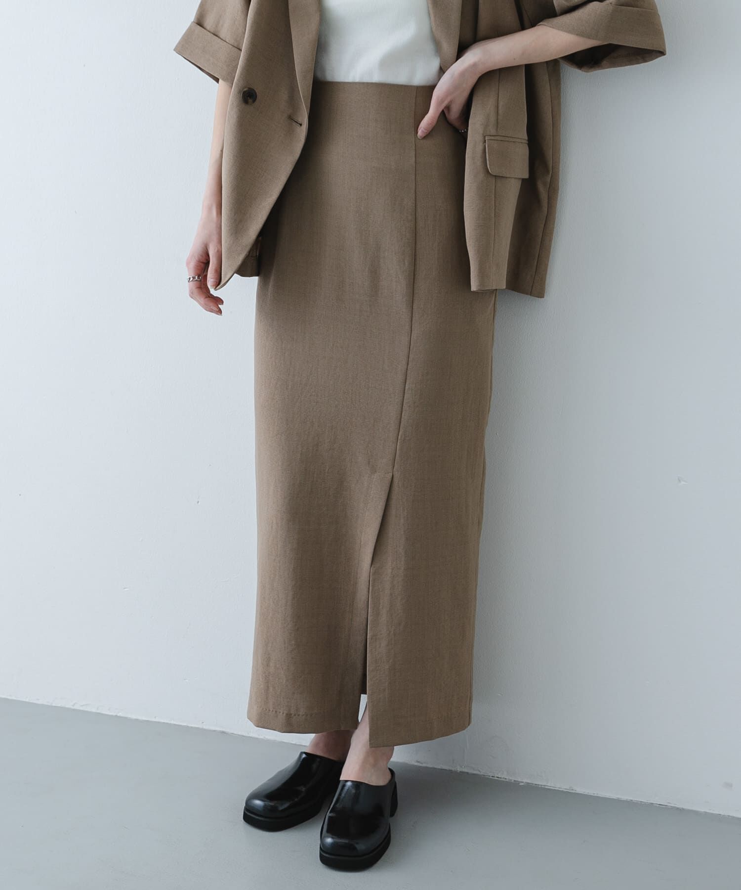SENSE OF PLACE by URBAN RESEARCH「『UR TECH DRYLUXE』リネンライクスリットタイトスカート」|スカート|