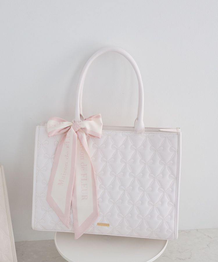Maison de FLEUR「【スカーフ付き/A4対応】2ルームリボンキルティングトート」|ハンドバッグ|ピンク