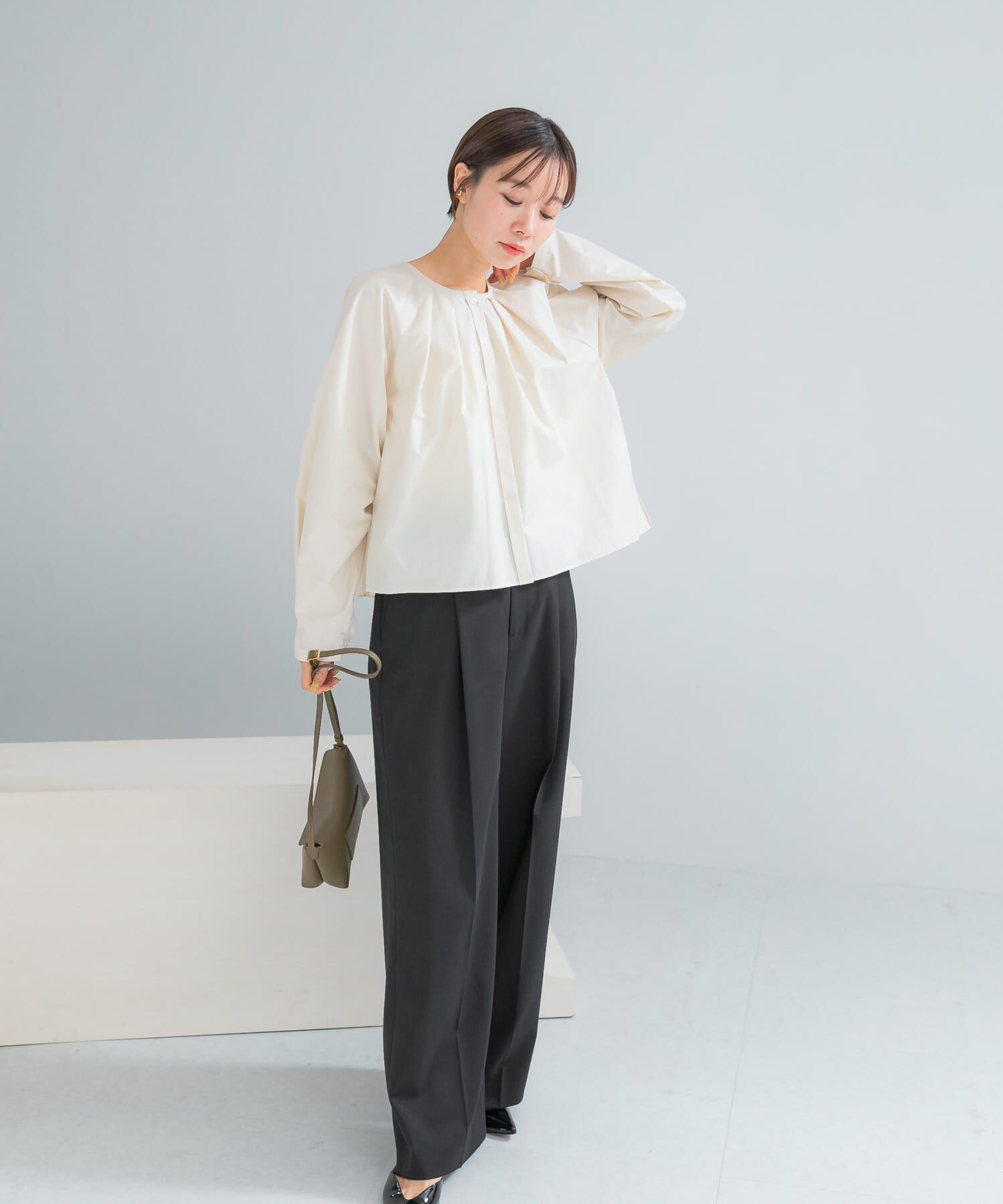 URBAN RESEARCH ROSSO「タックボリュームショートシャツブラウス」|シャツ・ブラウス|