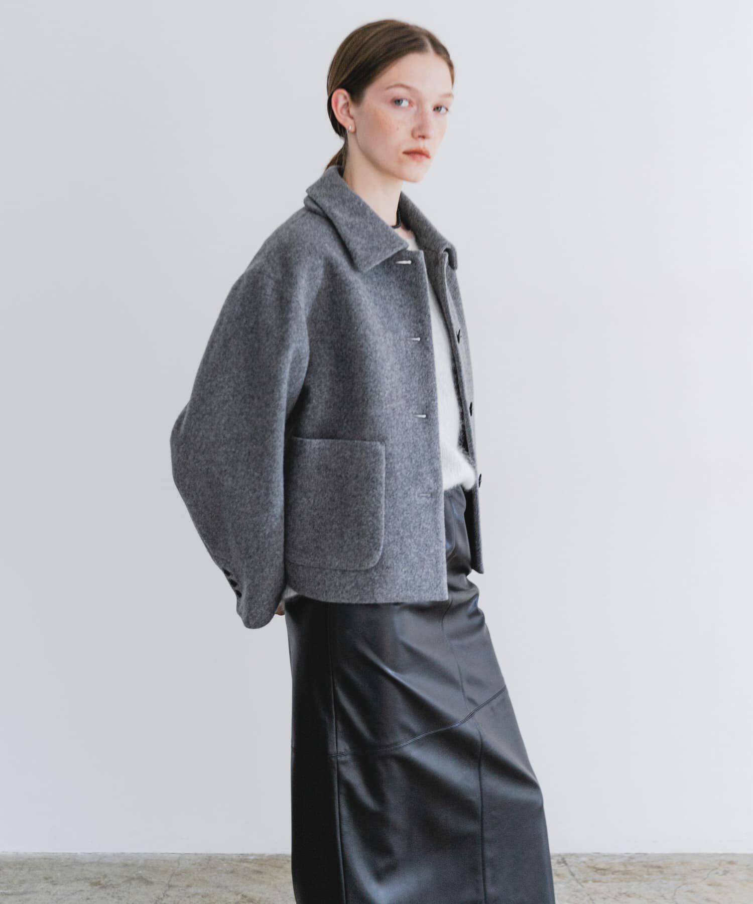 URBAN RESEARCH「ウールモッサショートコート」|ノーカラーコート|グレー