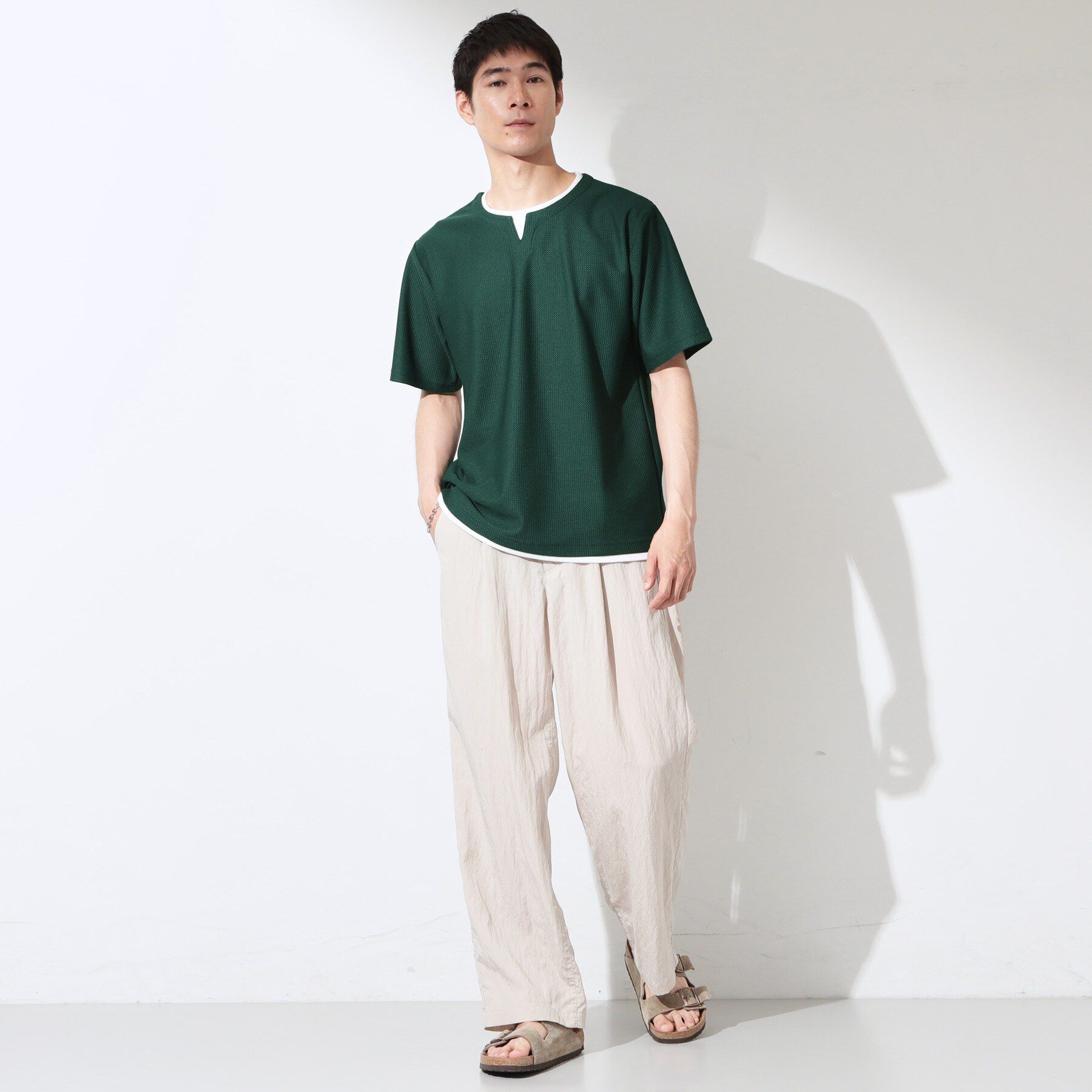 THE SHOP TK「【一枚でコーディネートが完成！】レイヤード風 キーネック 半袖Tシャツ 洗濯機OK」|Tシャツ・カットソー|
