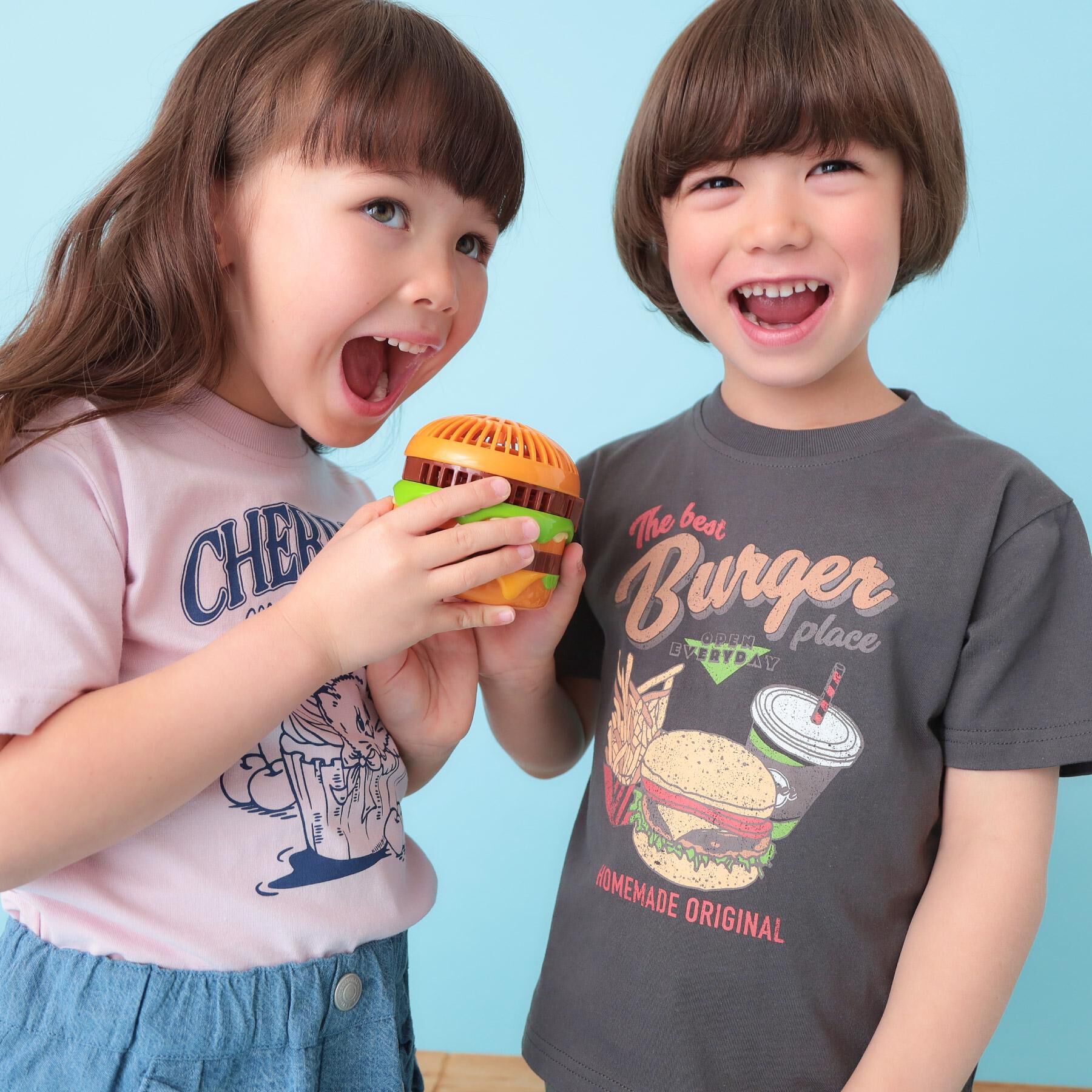 THE SHOP TK「天竺アソート アメカジプリント 半袖Tシャツ ロゴ・キャット・ハンバーガー」|Tシャツ・カットソー|